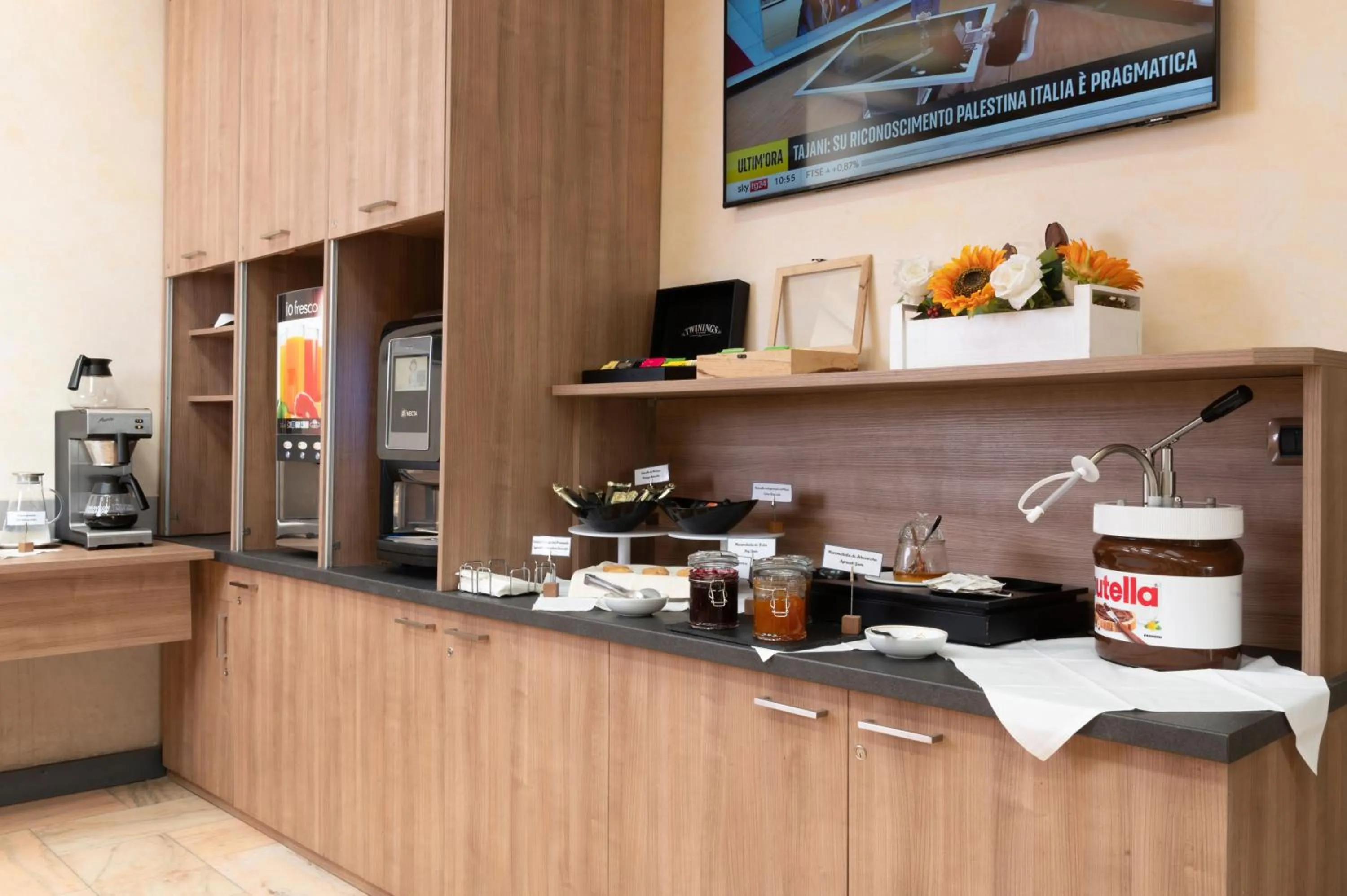 Breakfast in Hotel Plaza