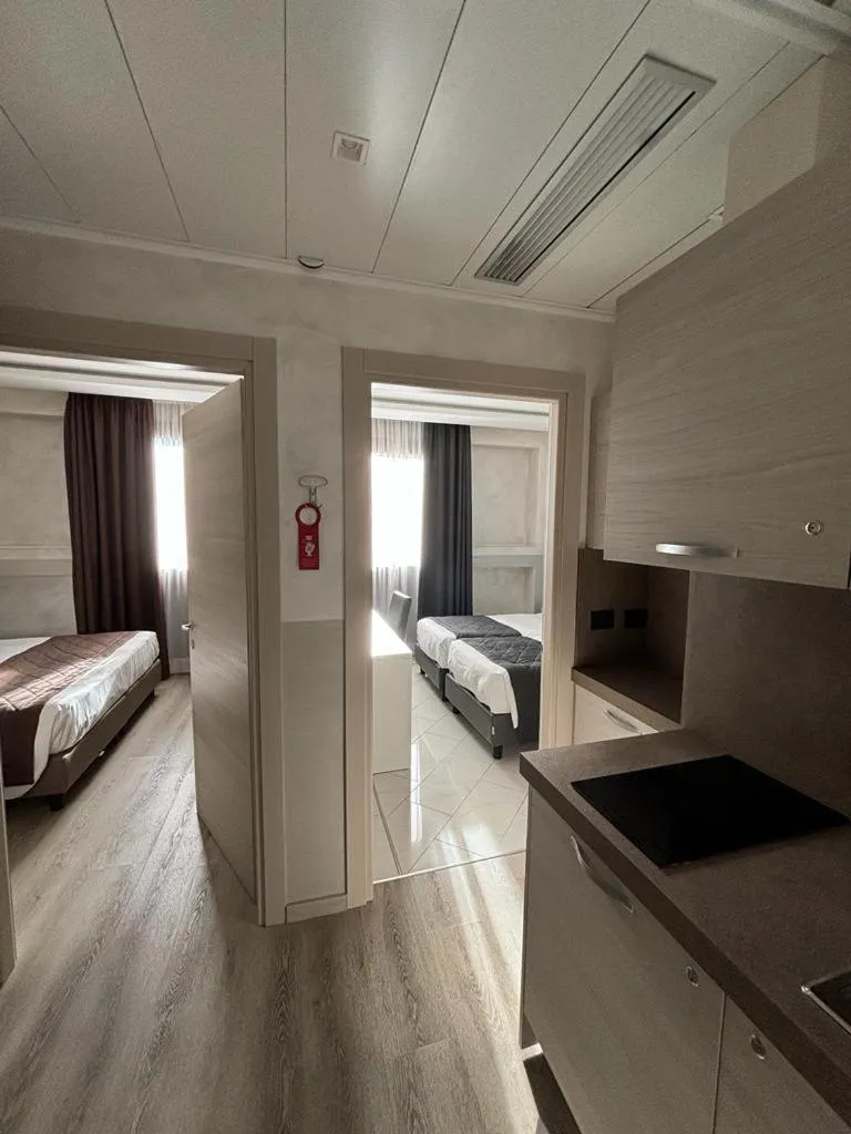 Bedroom, Bed in Hotel Plaza