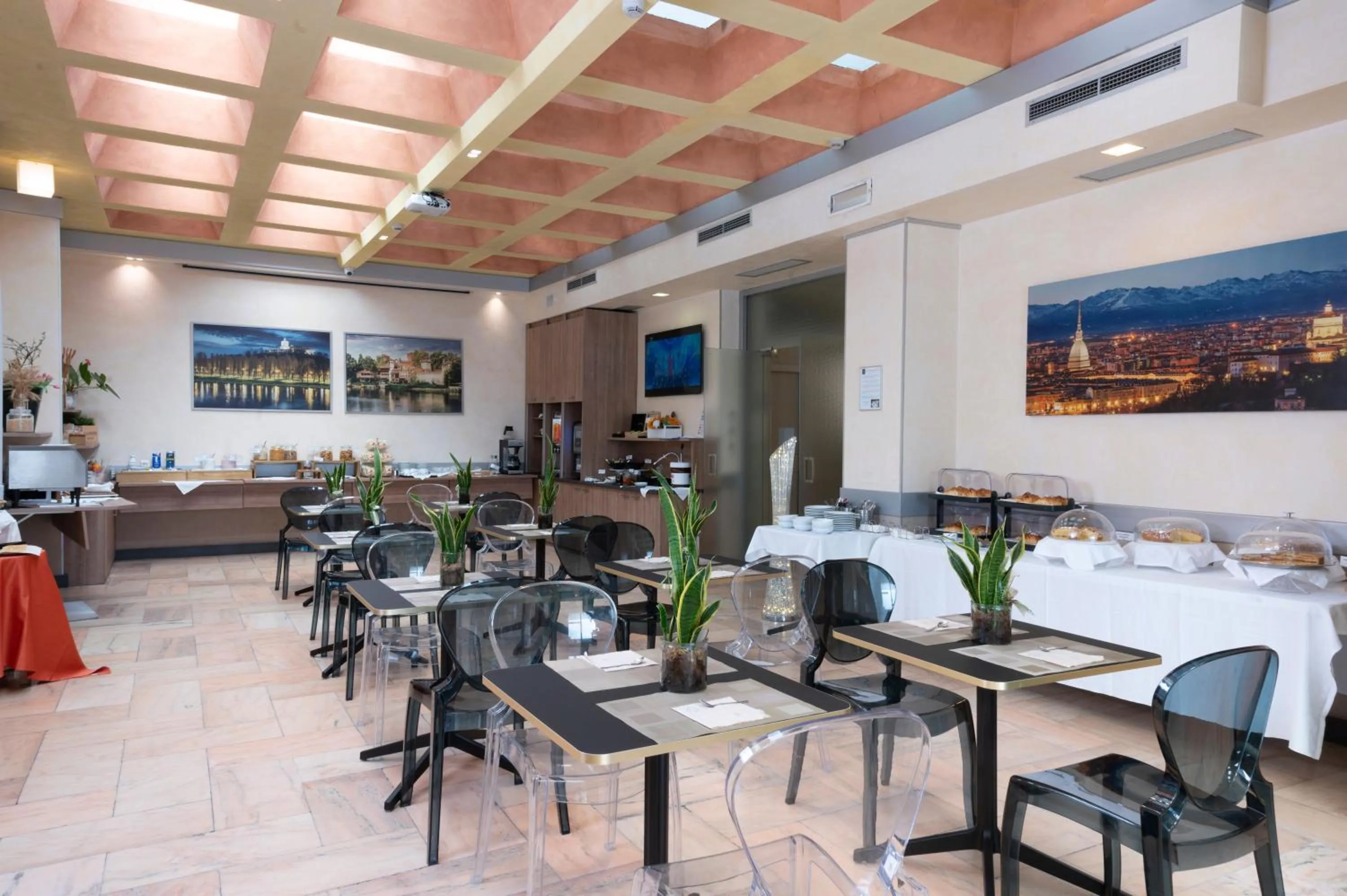 Breakfast in Hotel Plaza