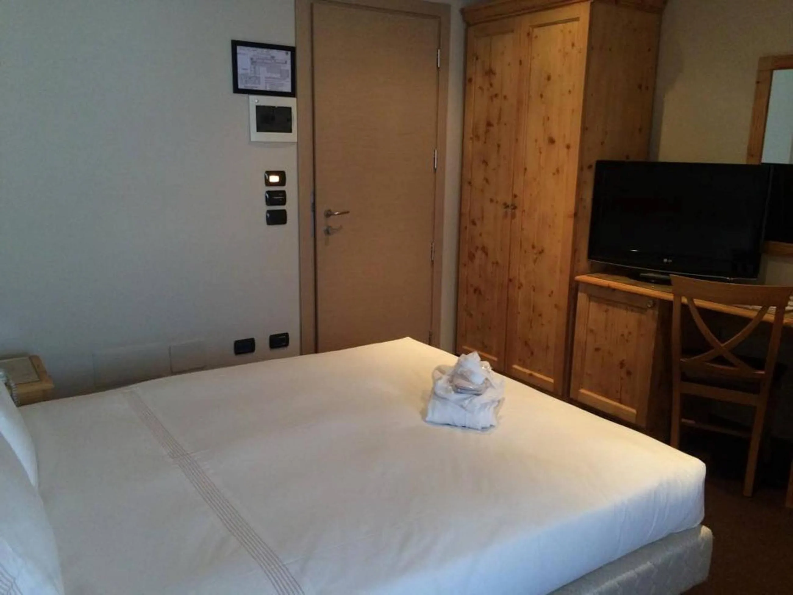 Bedroom, Bed in Grand Hotel Paradiso