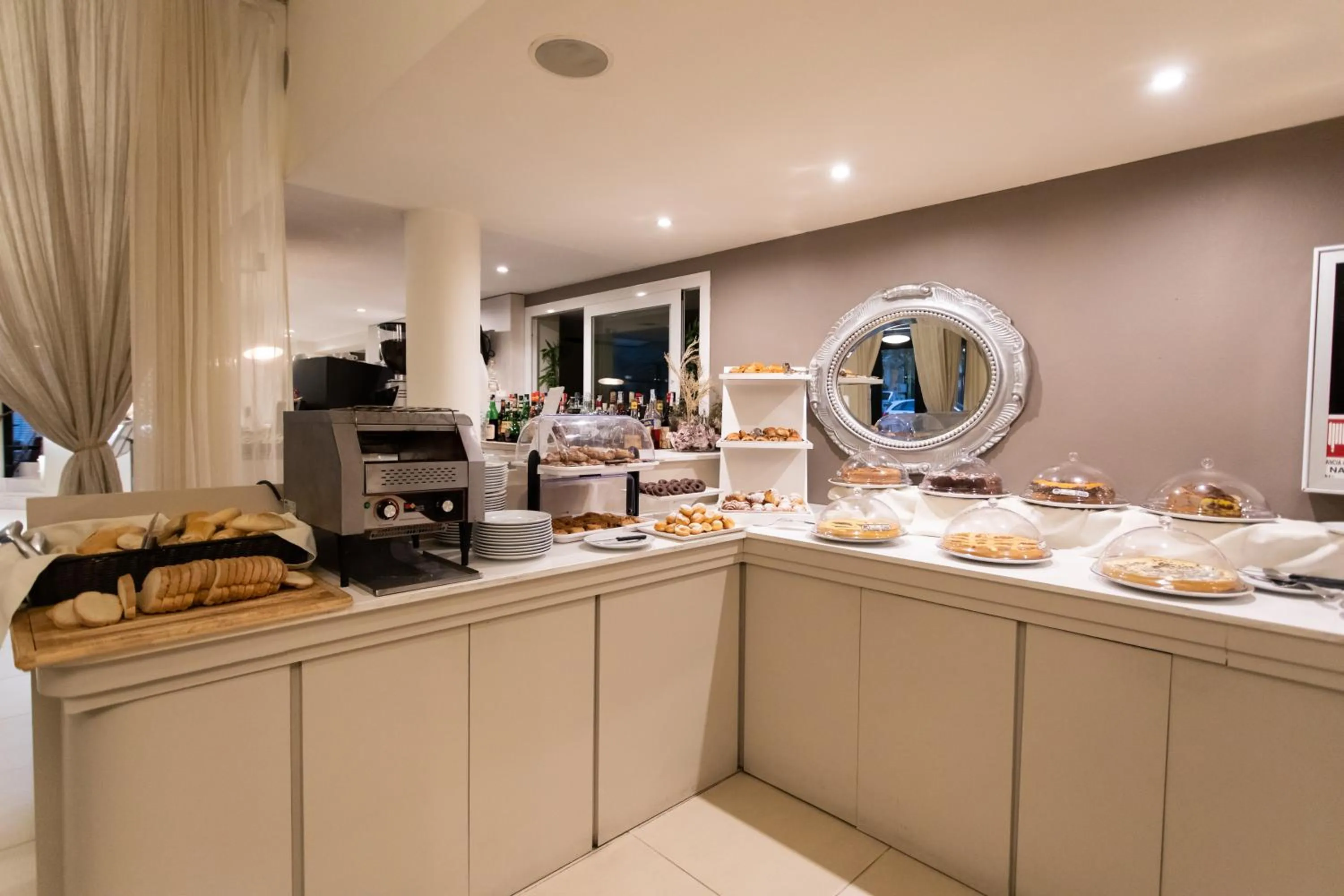 Restaurant/places to eat in Ferretti Beach Hotel