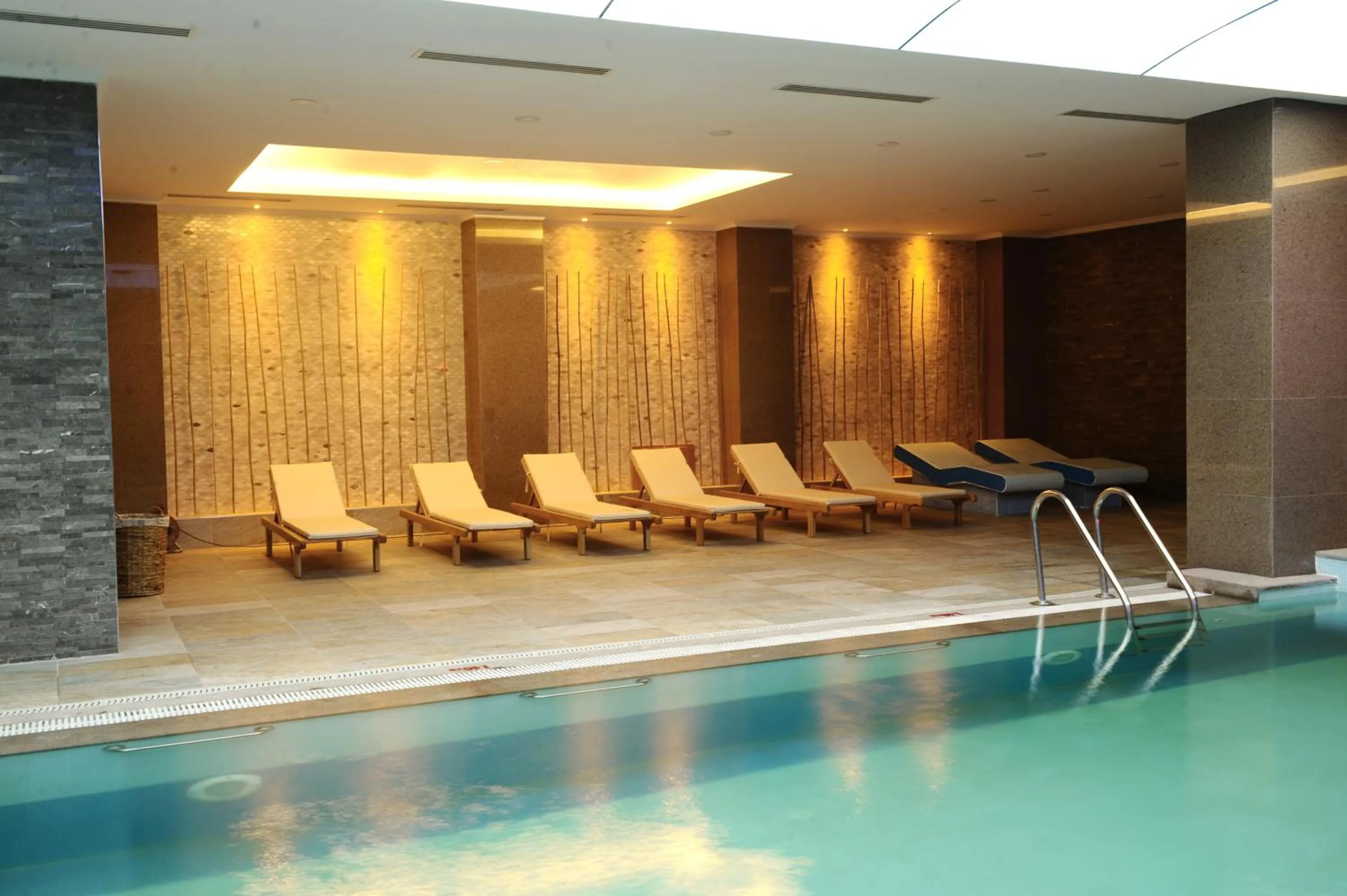 Swimming pool in Ramada By Wyndham Bursa Cekirge Thermal & Spa