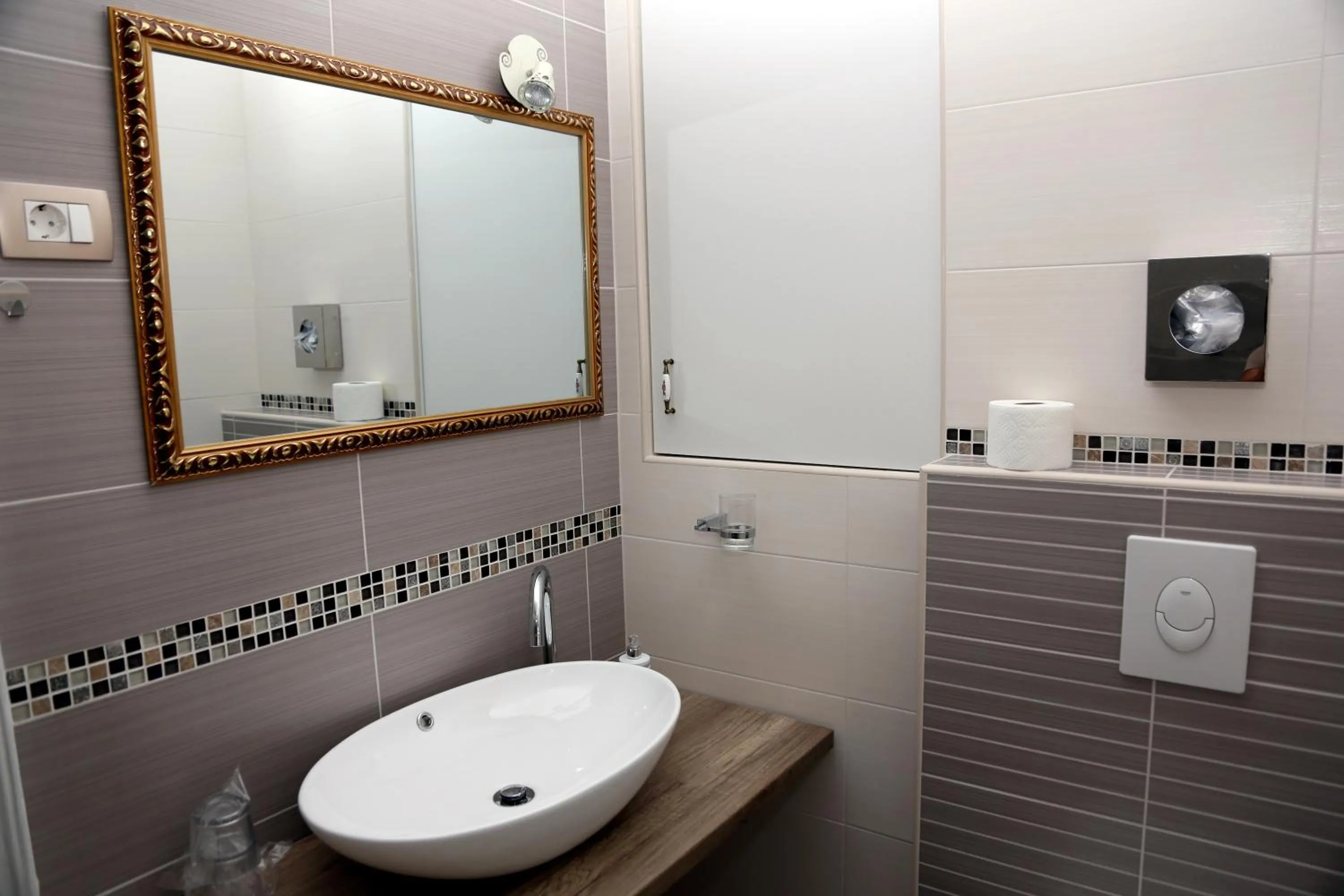 Bathroom in Pula Antic Rooms in Center