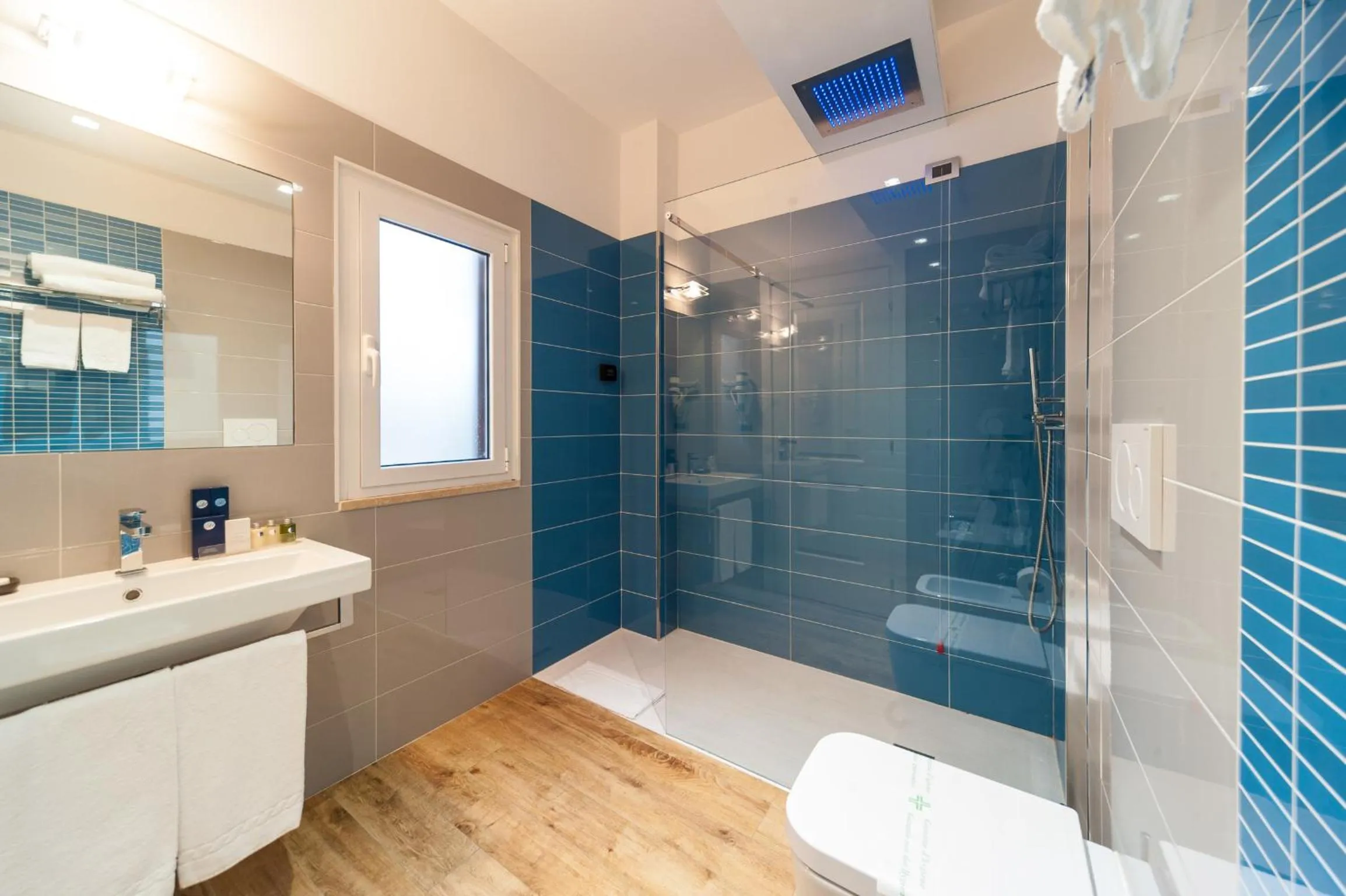 Bathroom in Trevi 41 Hotel