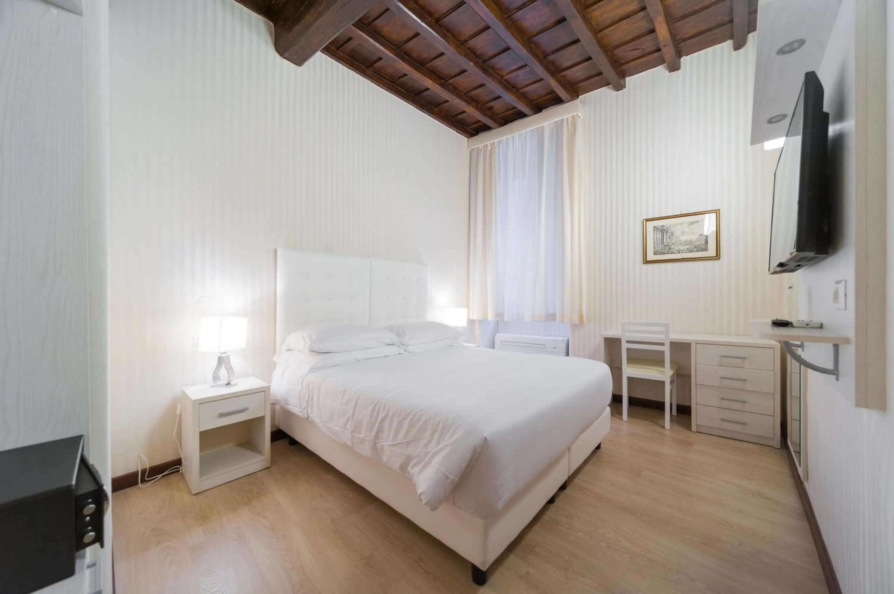Photo of the whole room, Bed in Trevi 41 Hotel