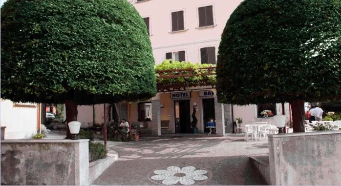 Patio in Hotel Brisino
