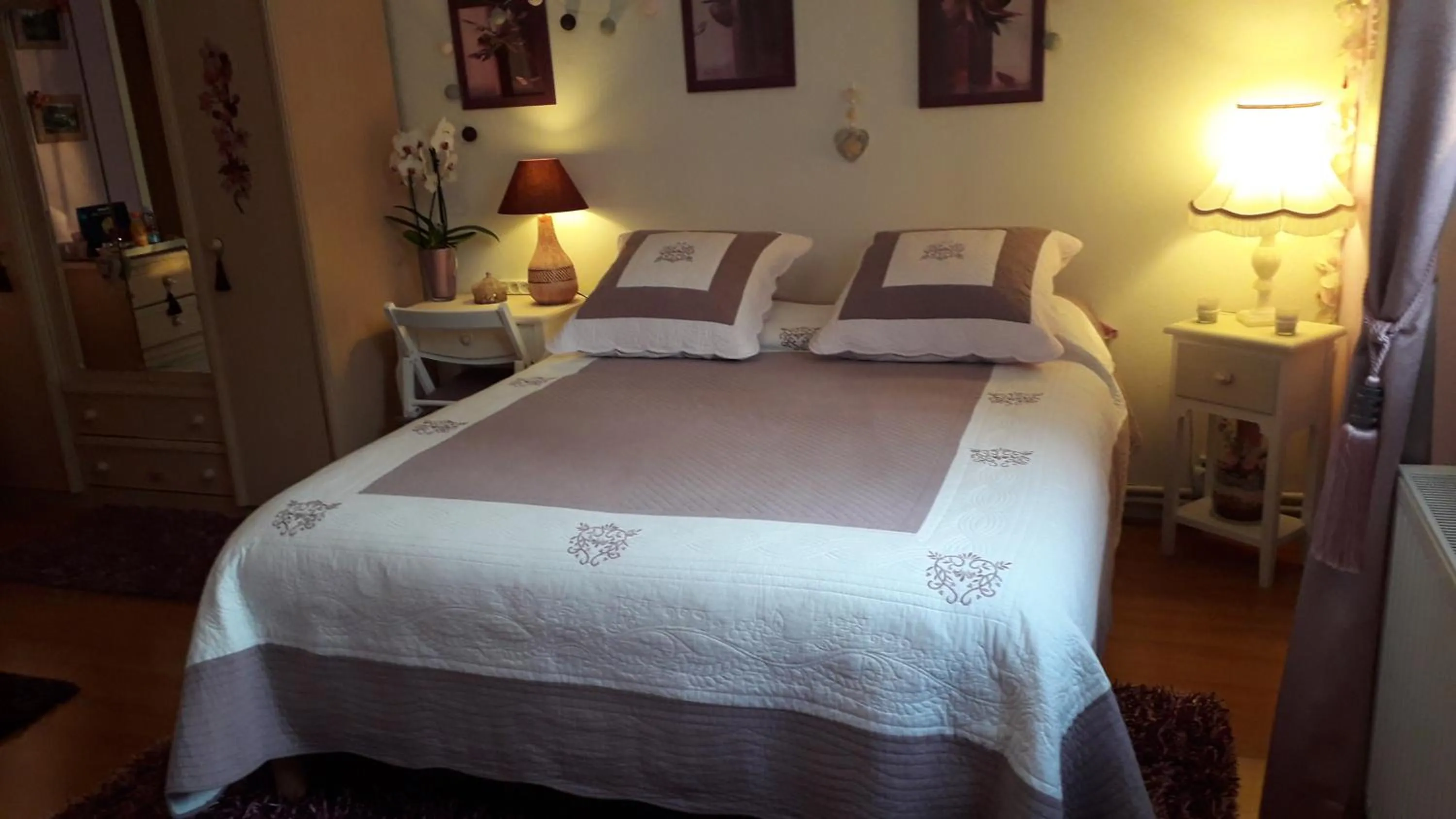 Bed in Le Point du Jour