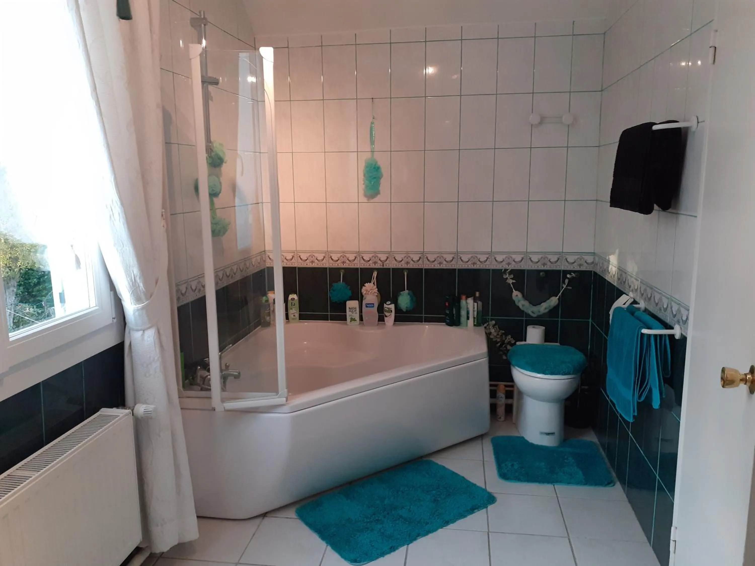 Shower in Le Point du Jour