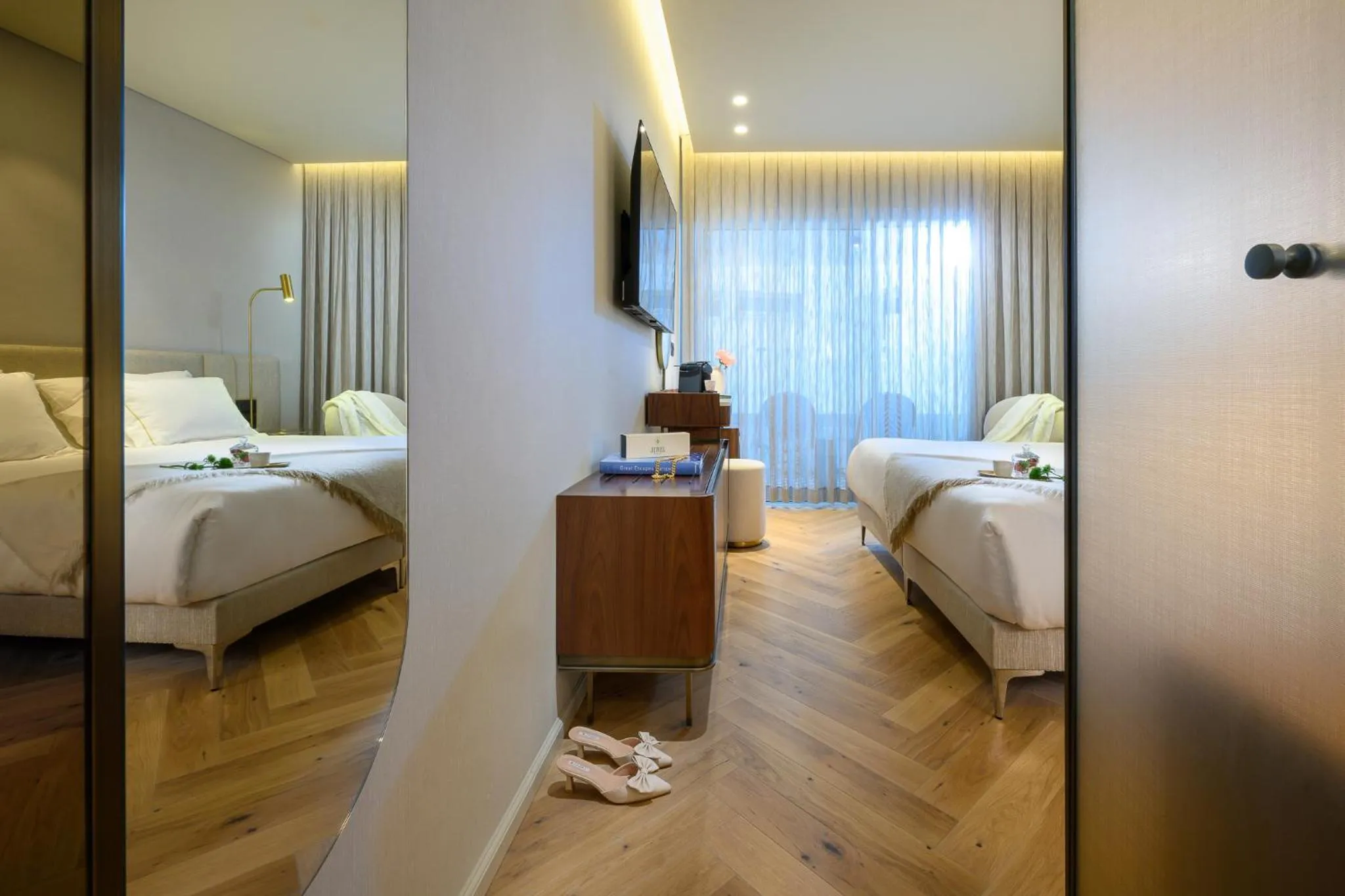 Photo of the whole room, Bed in Jewel TLV Hotel