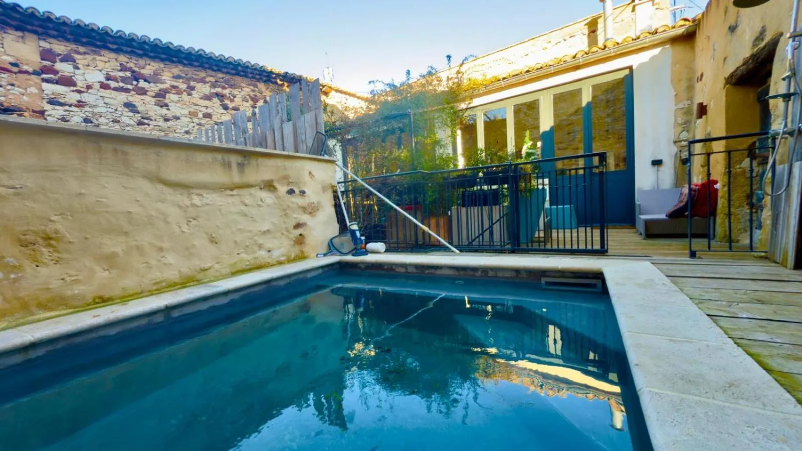 Pool view in La PULCINELLA Maison de Famille