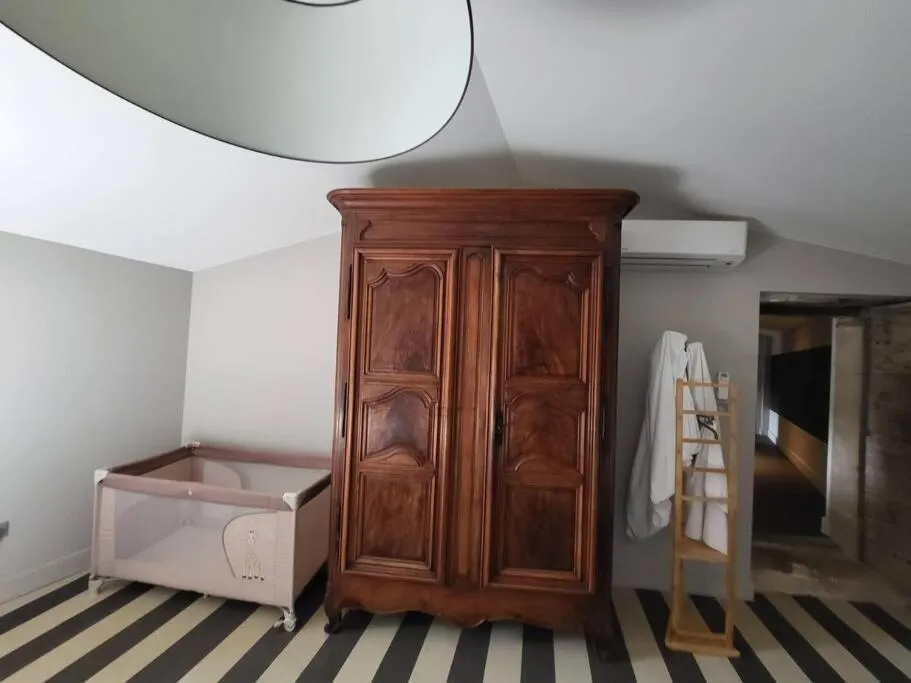 Photo of the whole room in La PULCINELLA Maison de Famille