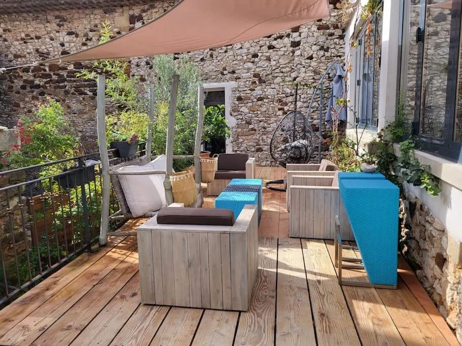 Patio in La PULCINELLA Maison de Famille