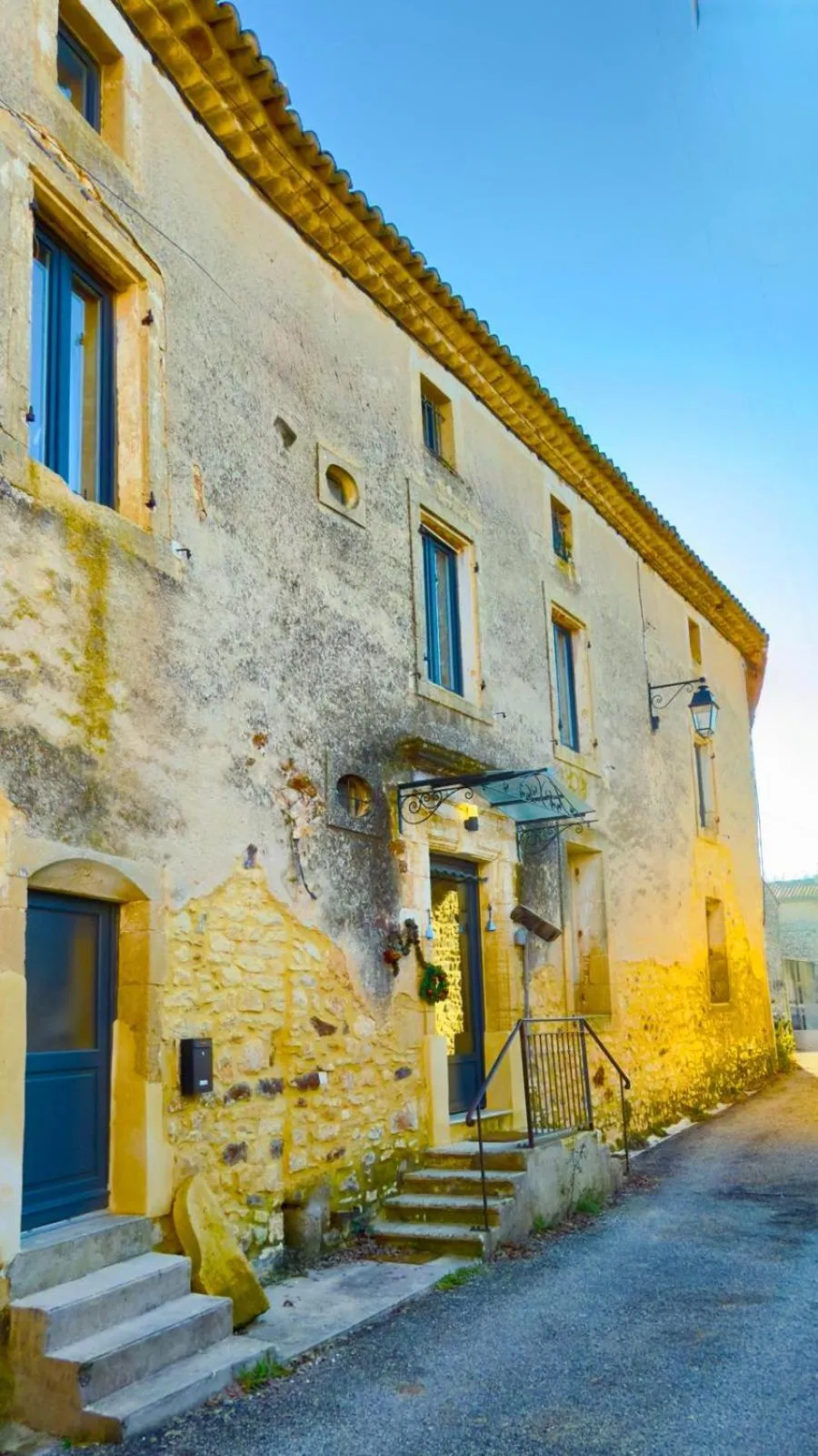 Facade/entrance in La PULCINELLA Maison de Famille