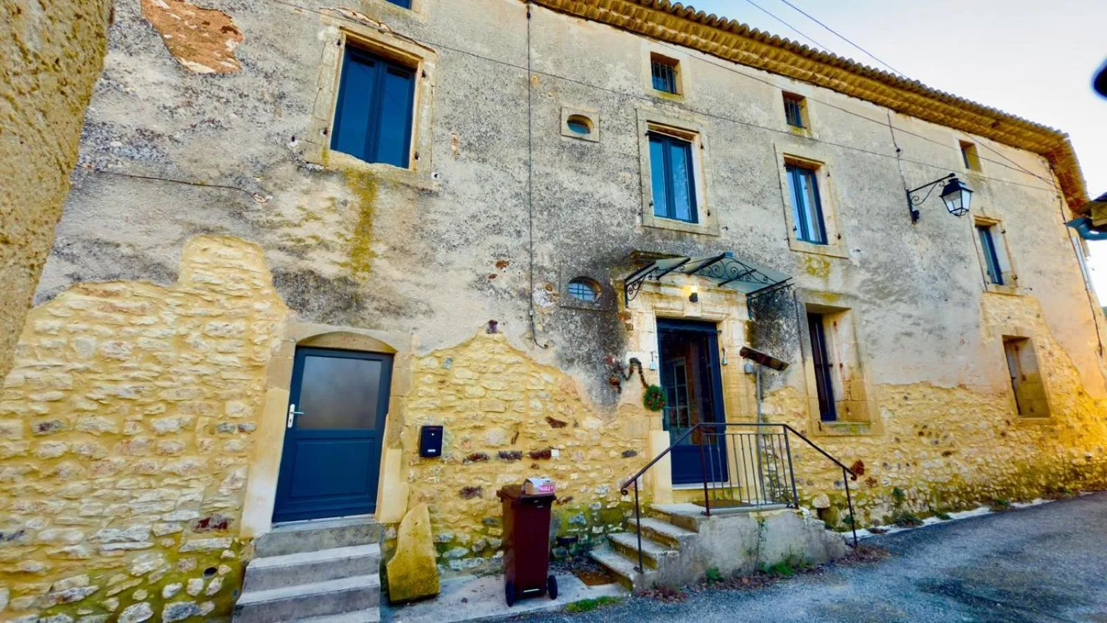 Property building in La PULCINELLA Maison de Famille