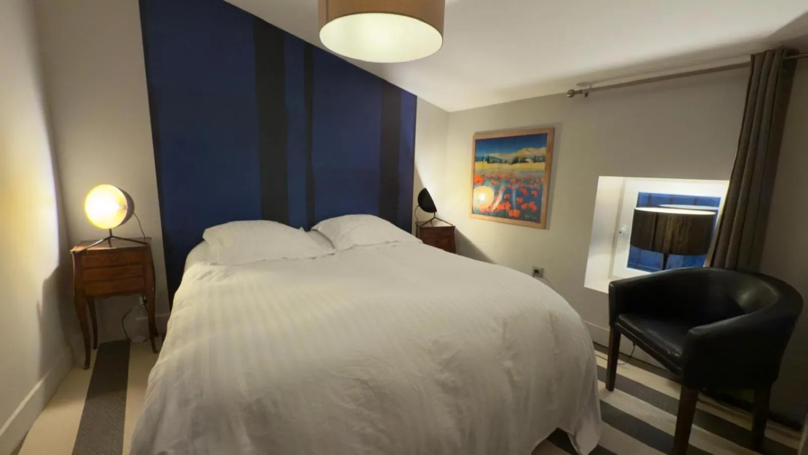 Photo of the whole room, Bed in La PULCINELLA Maison de Famille