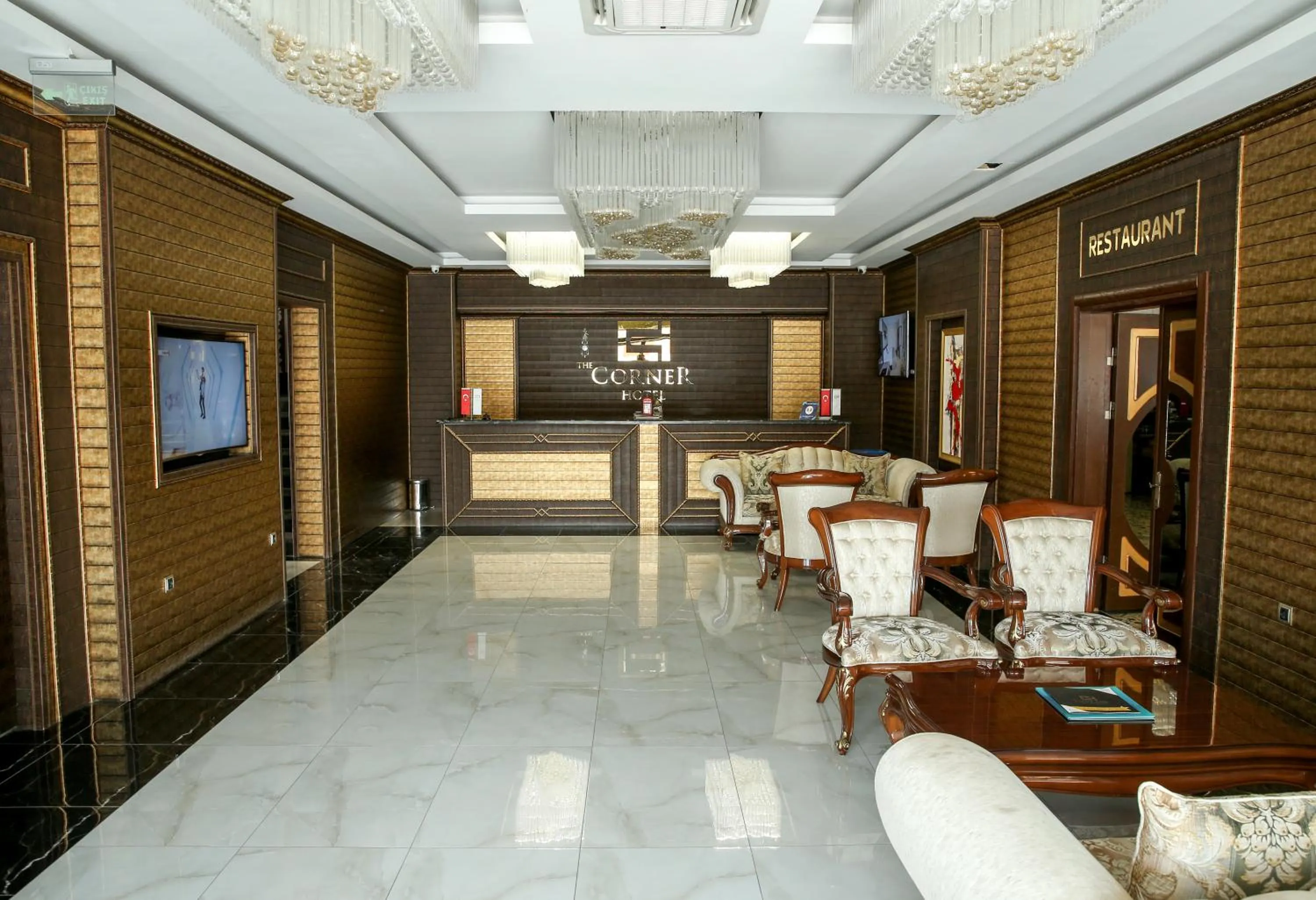 Facade/entrance in The Corner Hotel