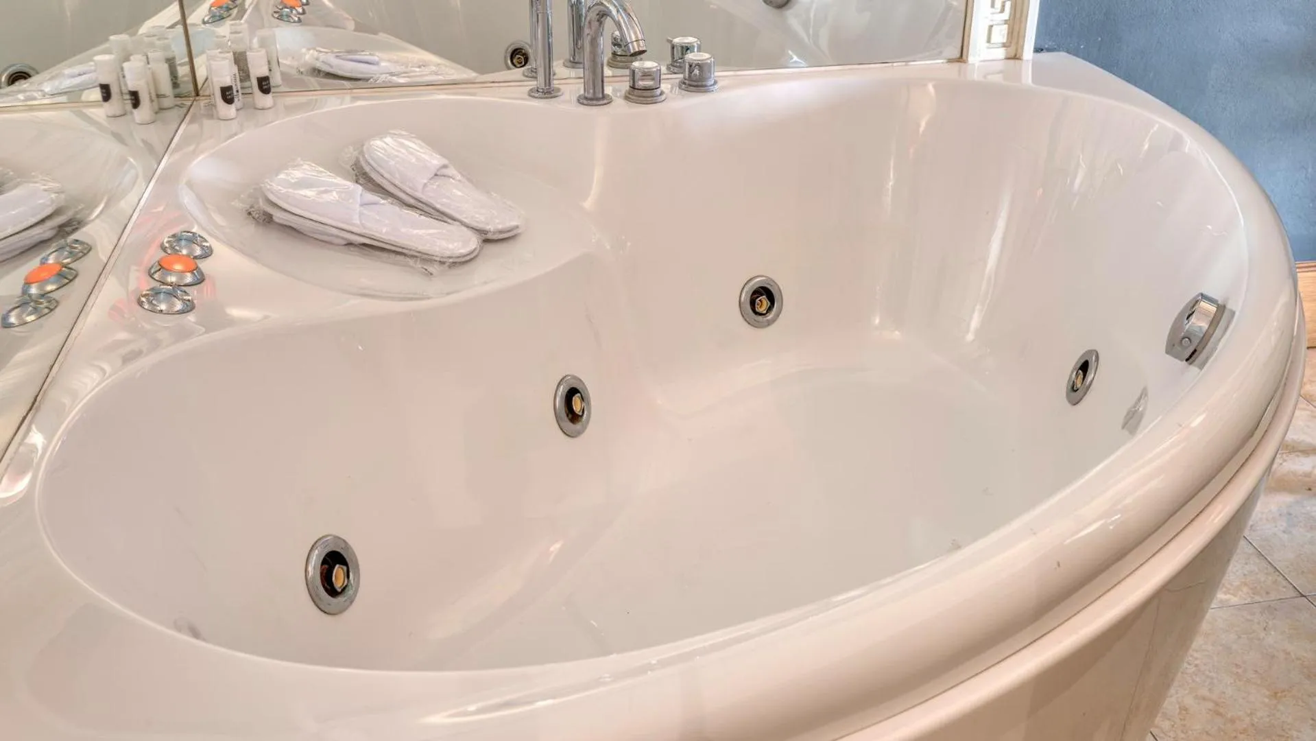 Hot Tub in Hotel Fiera Di Brescia