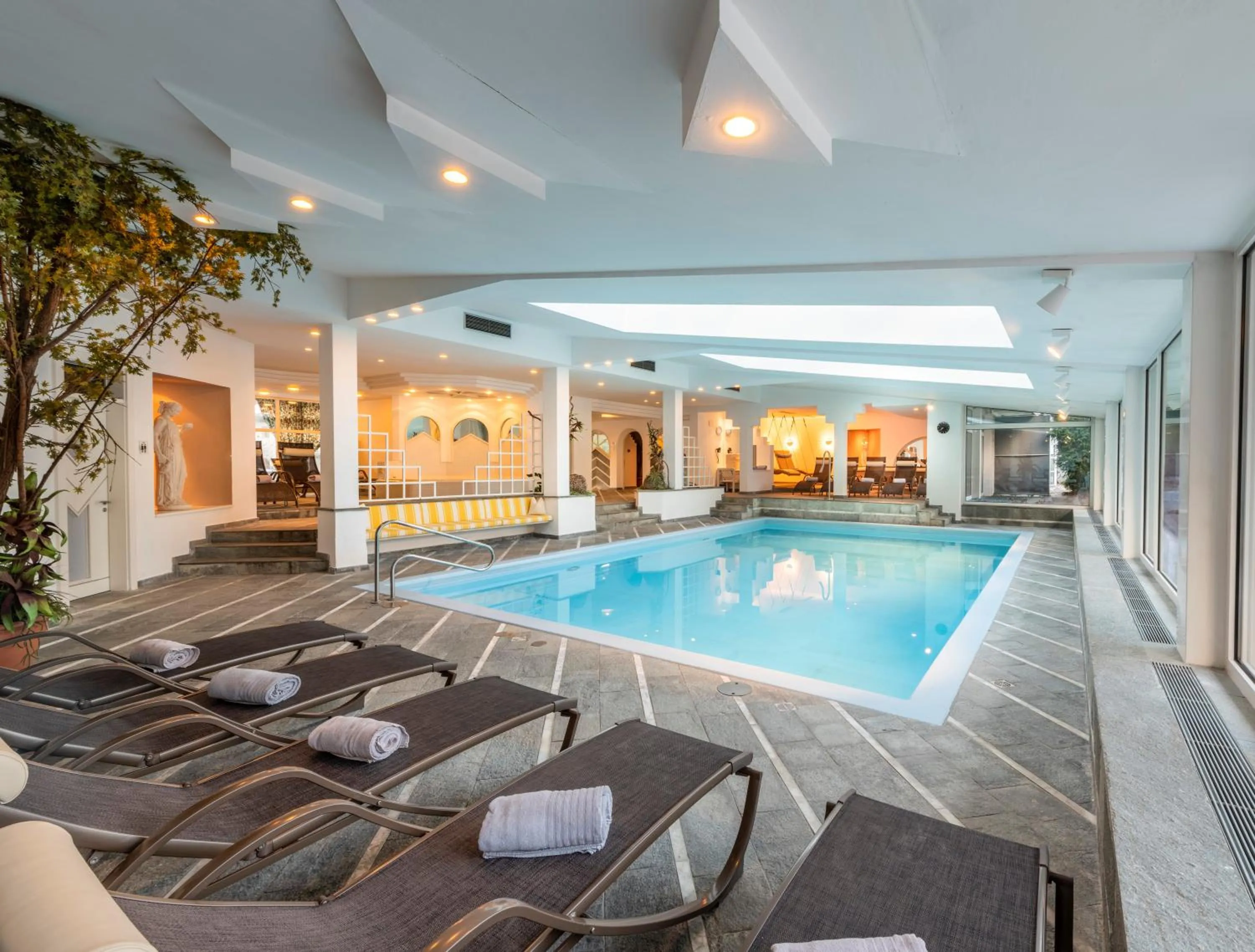 Swimming pool in Ferien & Wellnesshotel Windschar