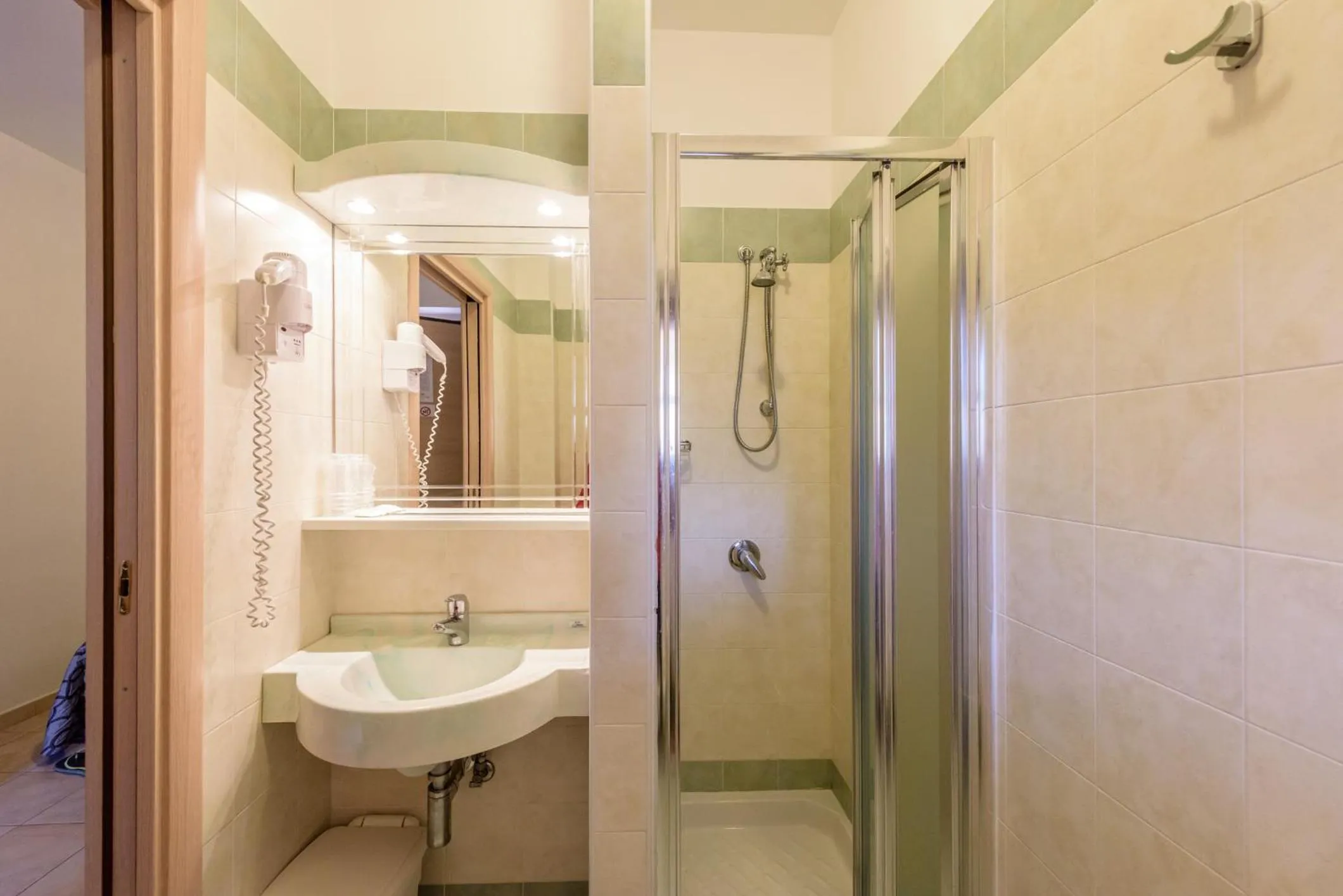 Bathroom in Albergo Il Giardino