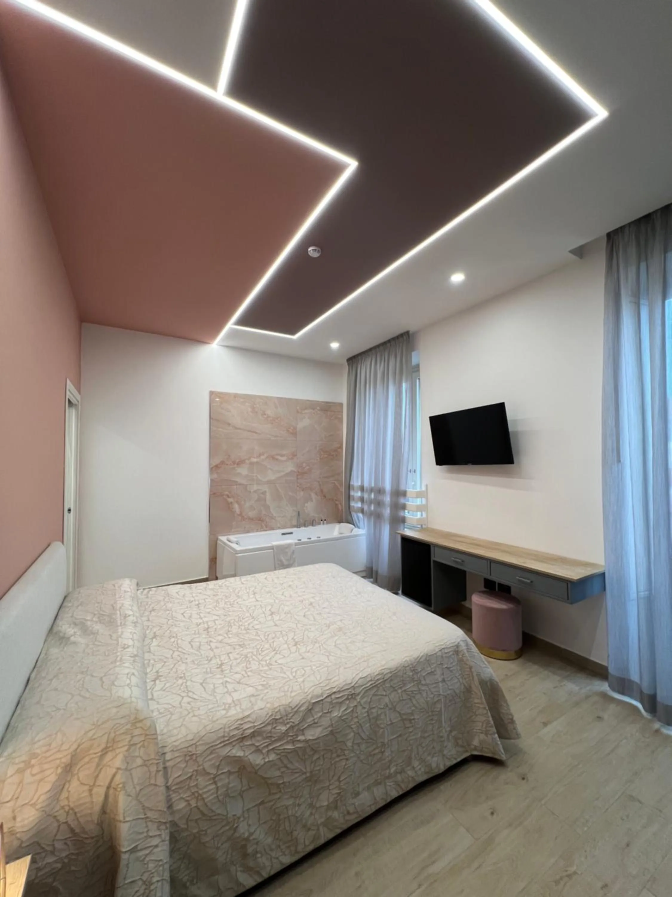 Bed in Relais Piazza Del Plebiscito B&B