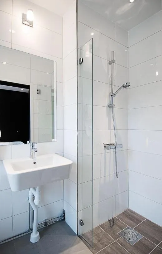 Shower in NOVI Resort