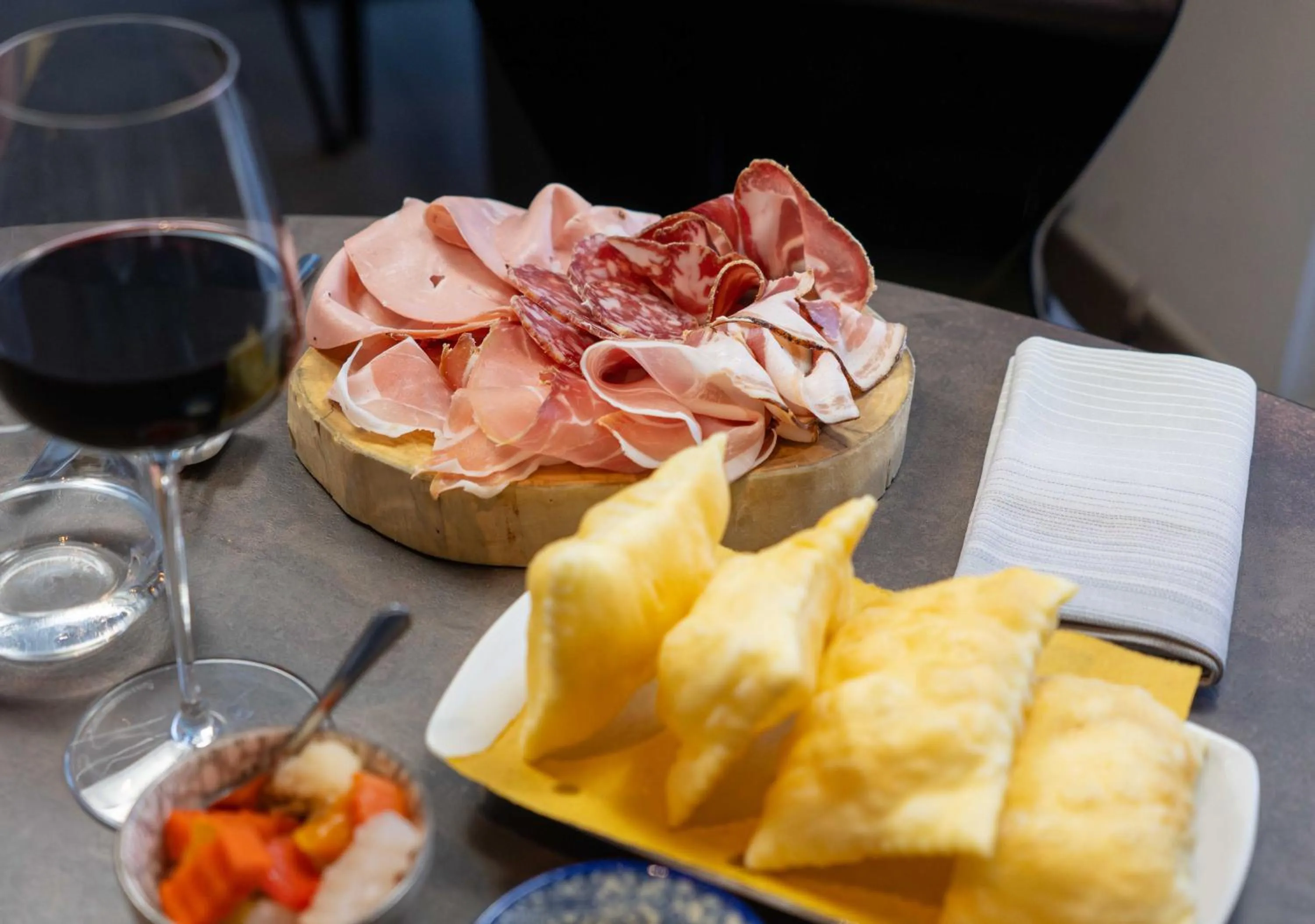 Restaurant/places to eat in Hotel Cosmopolitan Bologna