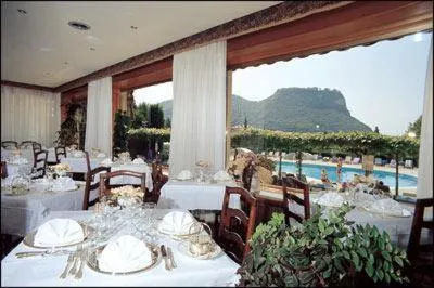 Restaurant/places to eat in Hotel Garden