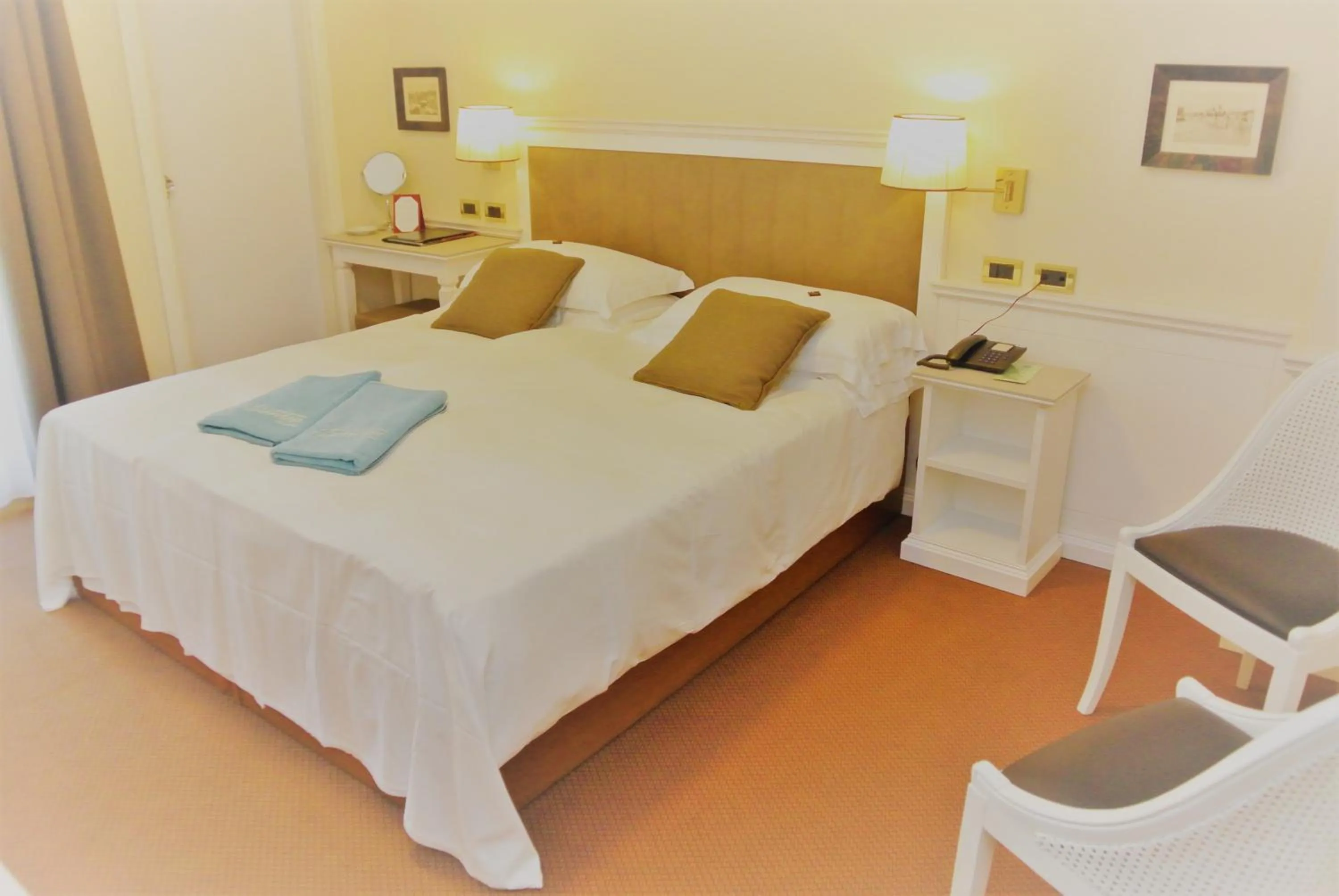 Photo of the whole room, Bed in Hotel Garden