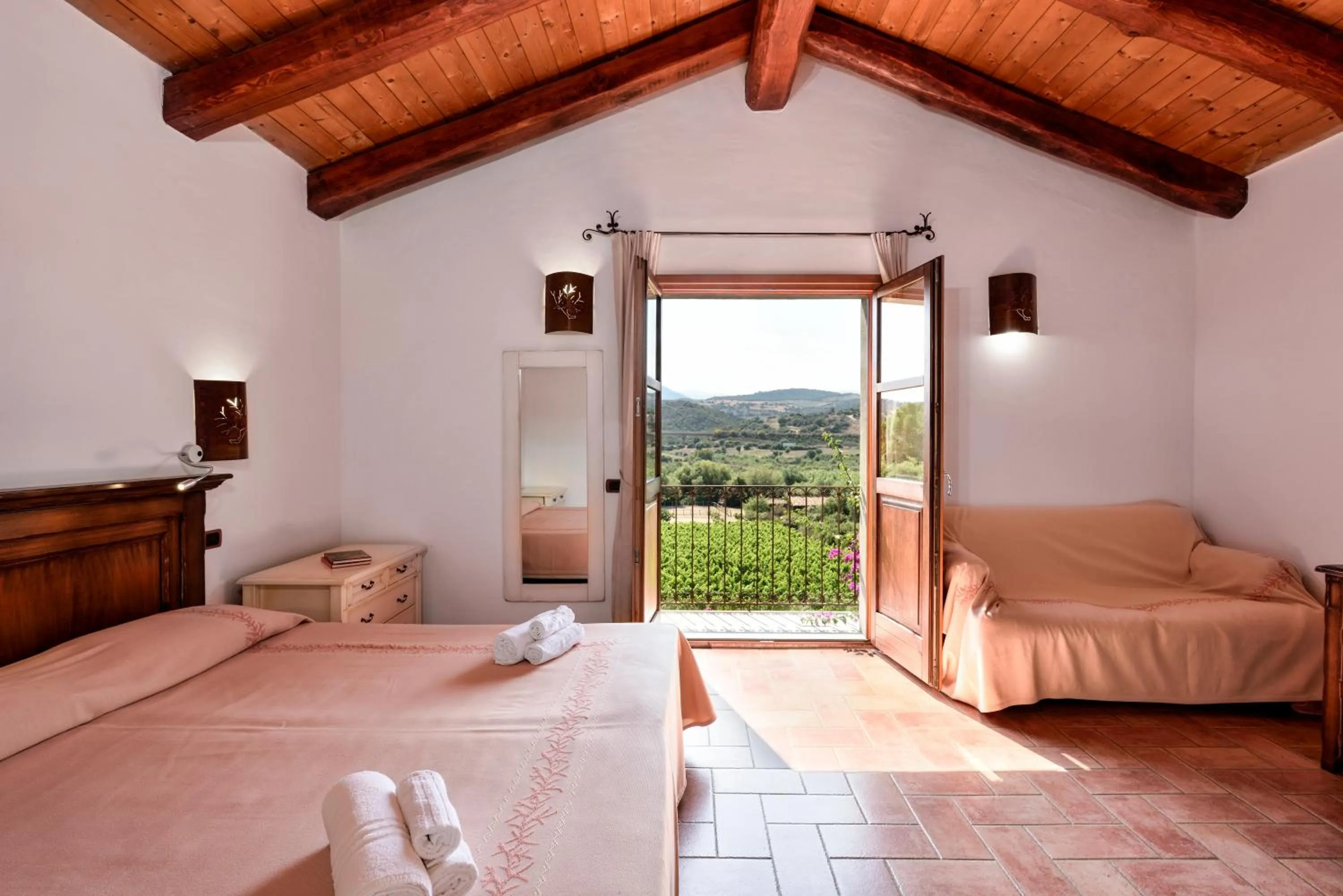 Photo of the whole room, Bed in Hotel Abba & Murta