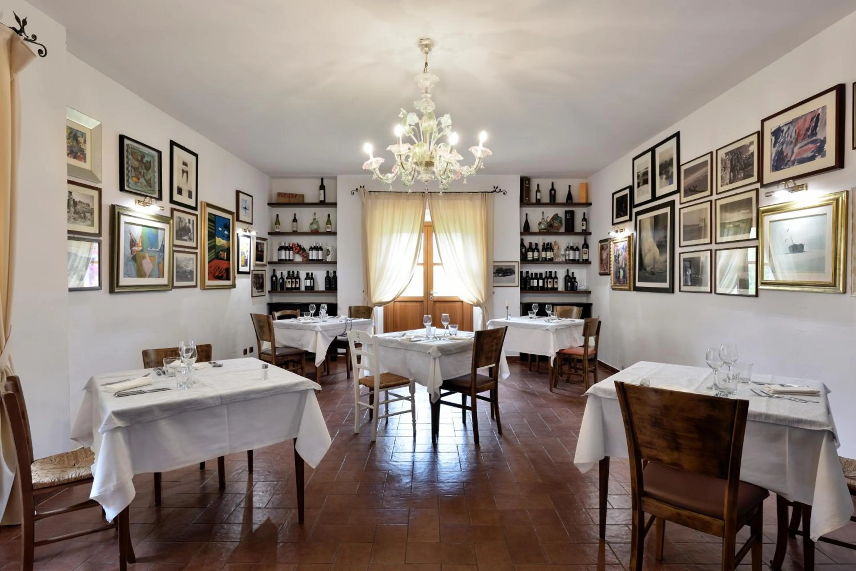 Restaurant/places to eat in Hotel Abba & Murta