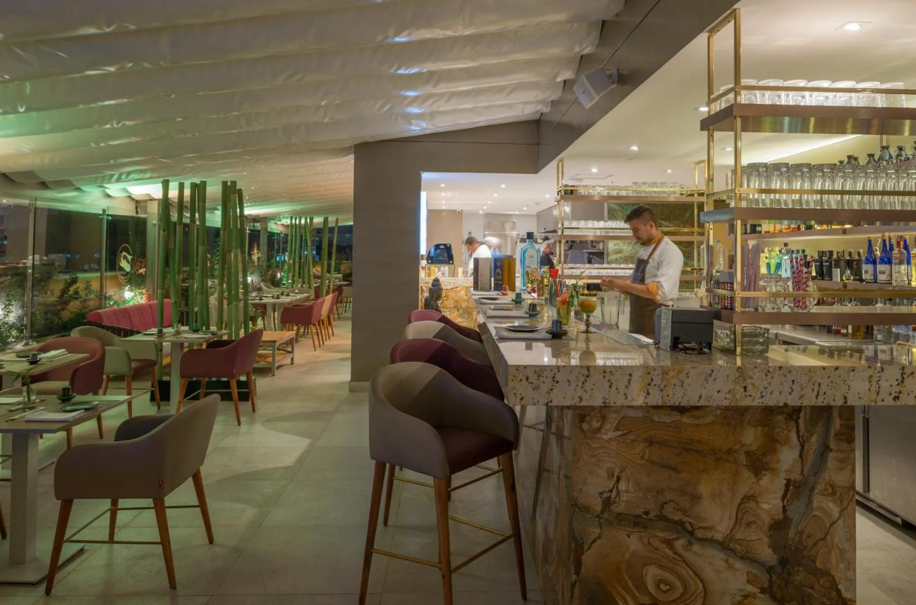 Restaurant/places to eat in Hotel El Dorado Bogota