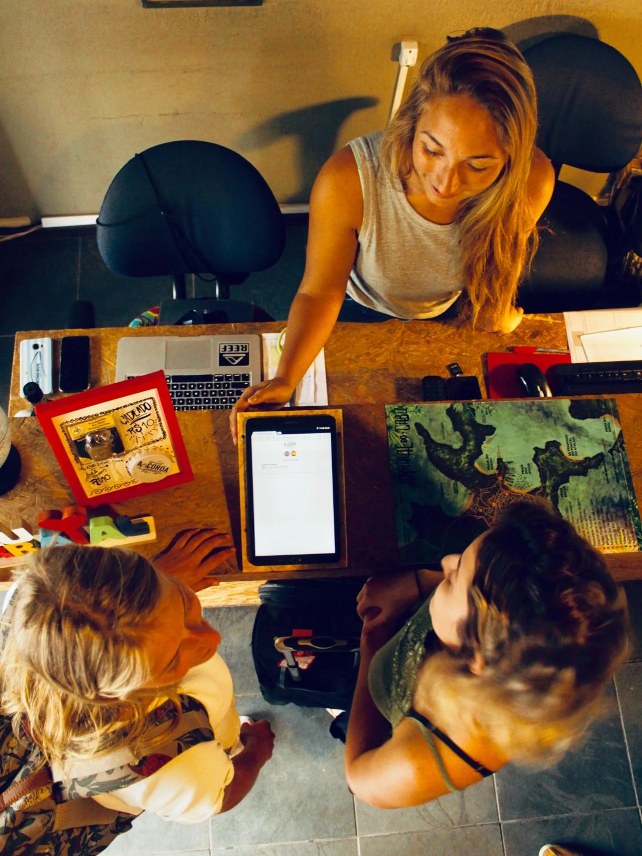 Staff in A Coroa Hostel & Pousada
