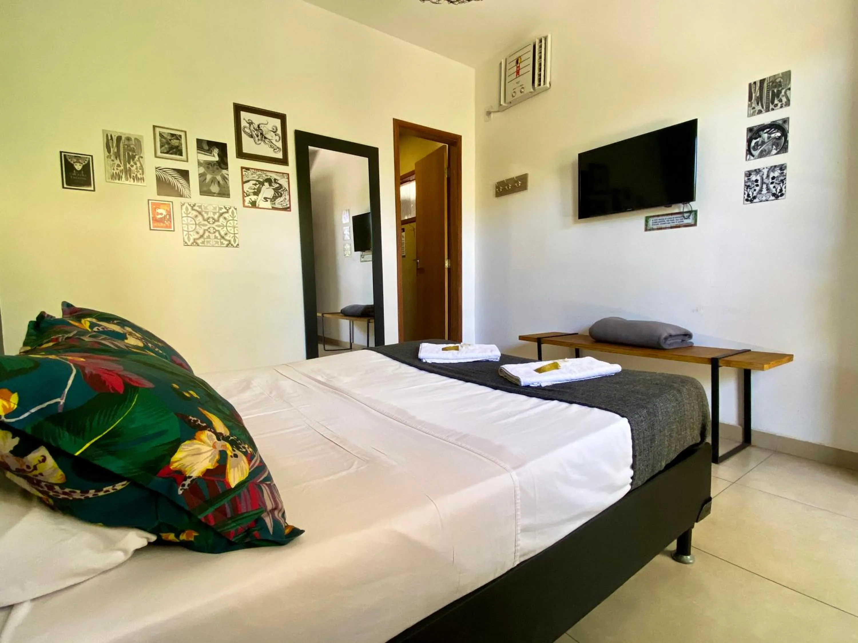 Bed in A Coroa Hostel & Pousada