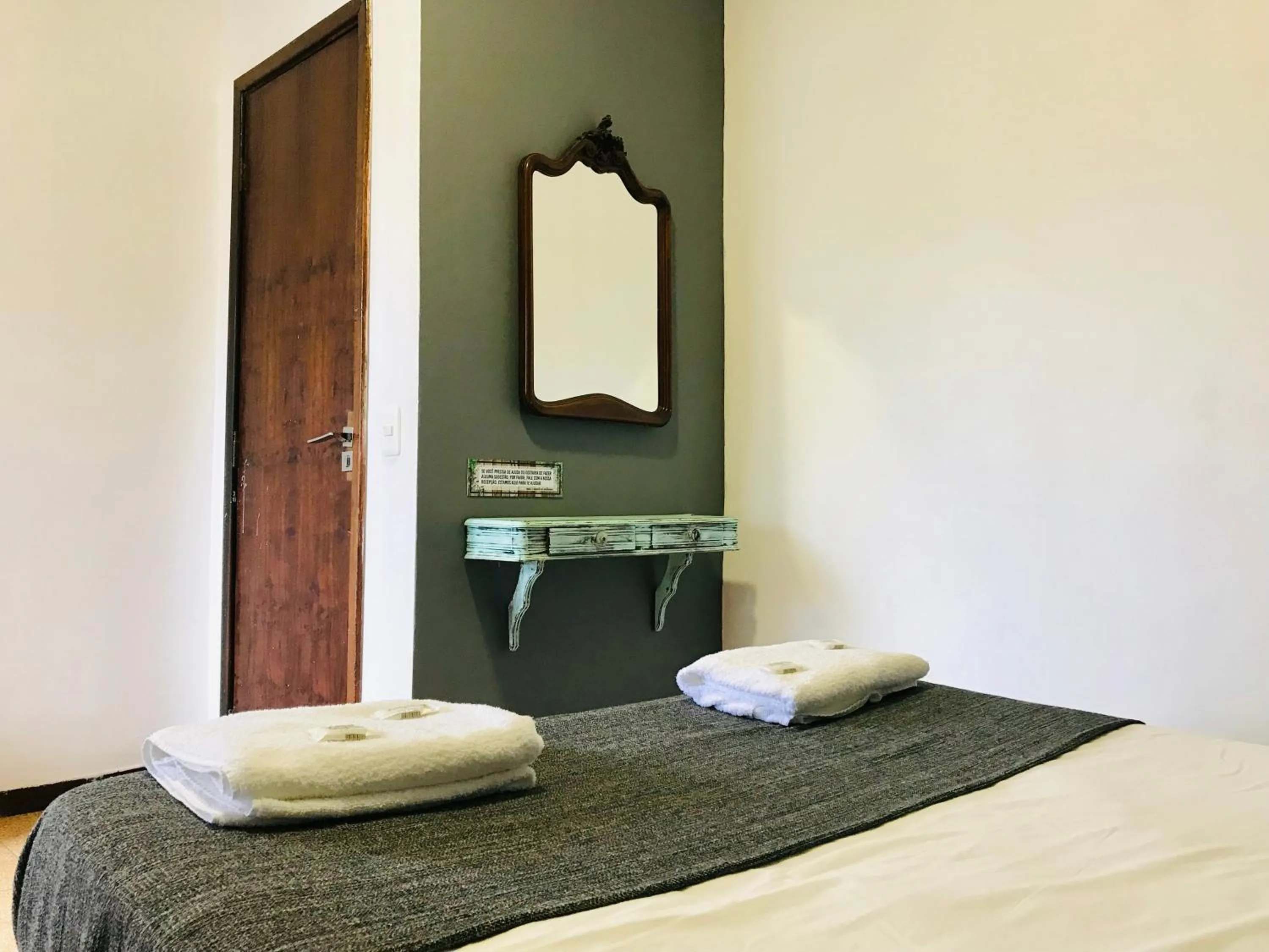 Bedroom, Bed in A Coroa Hostel & Pousada