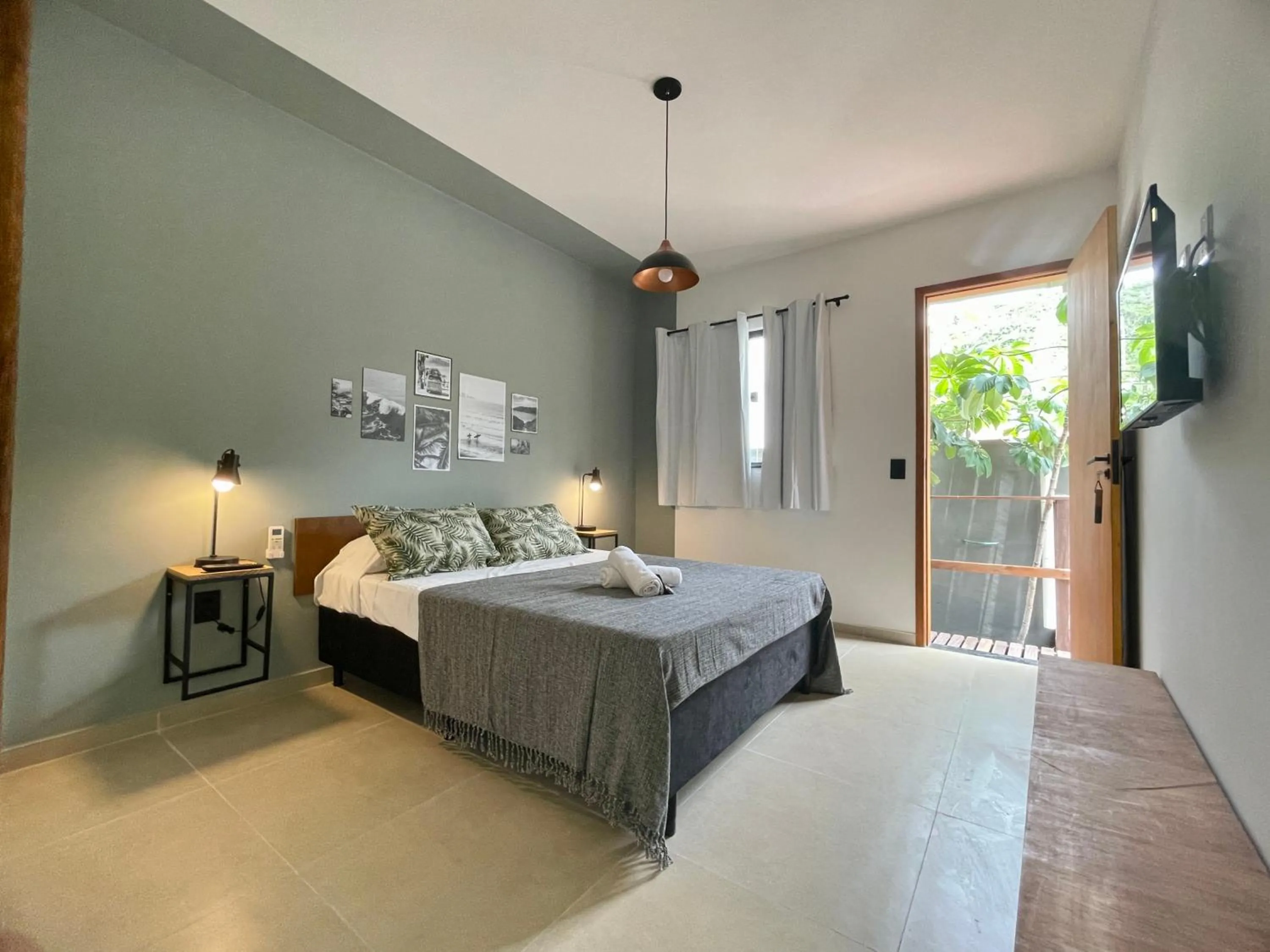 Bedroom, Bed in A Coroa Hostel & Pousada