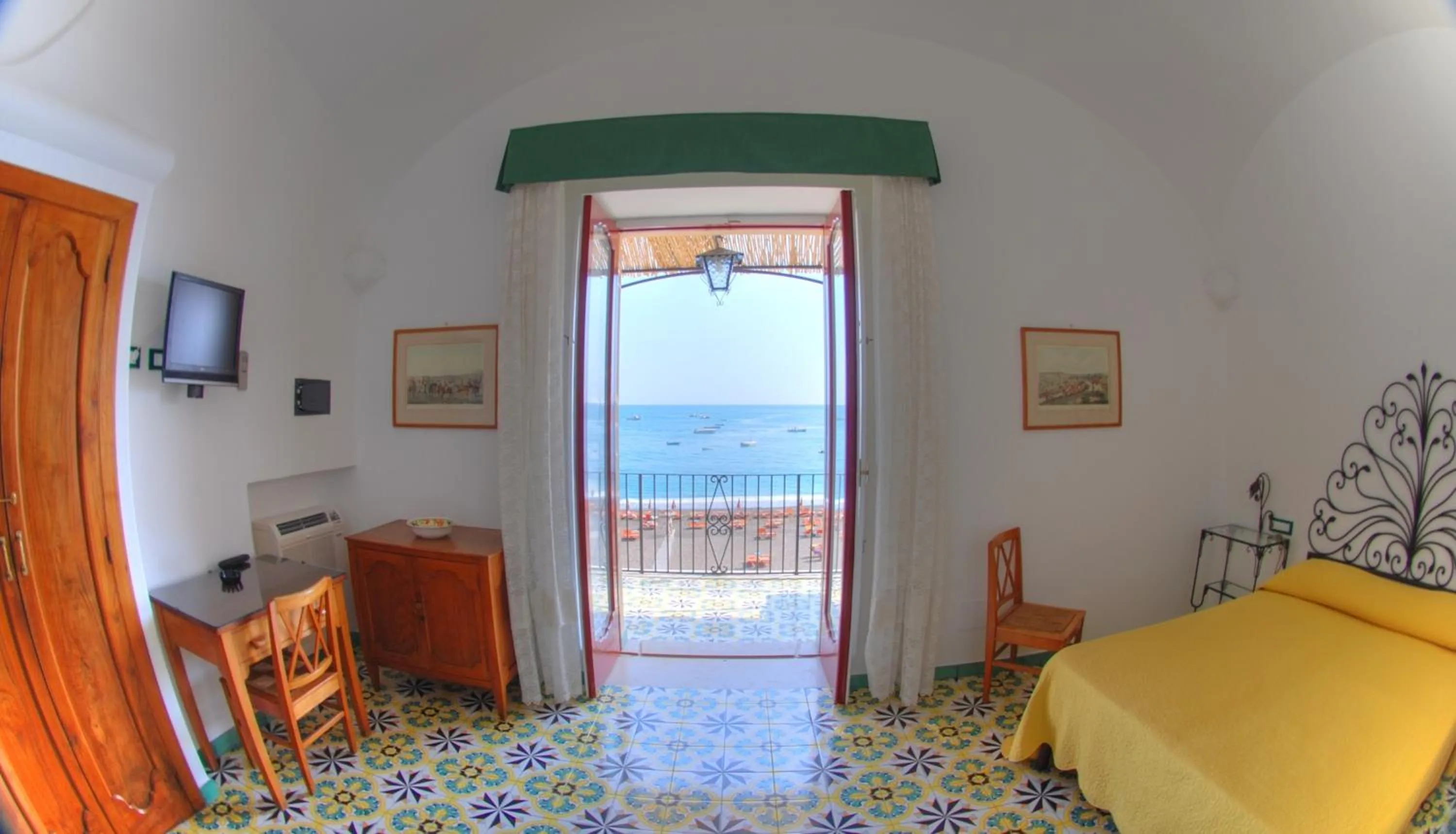 Bed in La Caravella di Positano - Relais, Beach & Residences