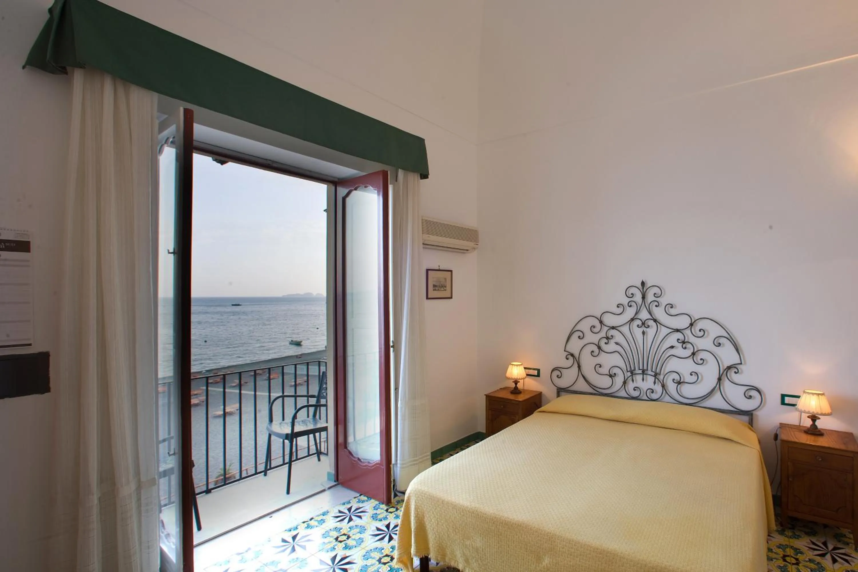 Bed in La Caravella di Positano - Relais, Beach & Residences