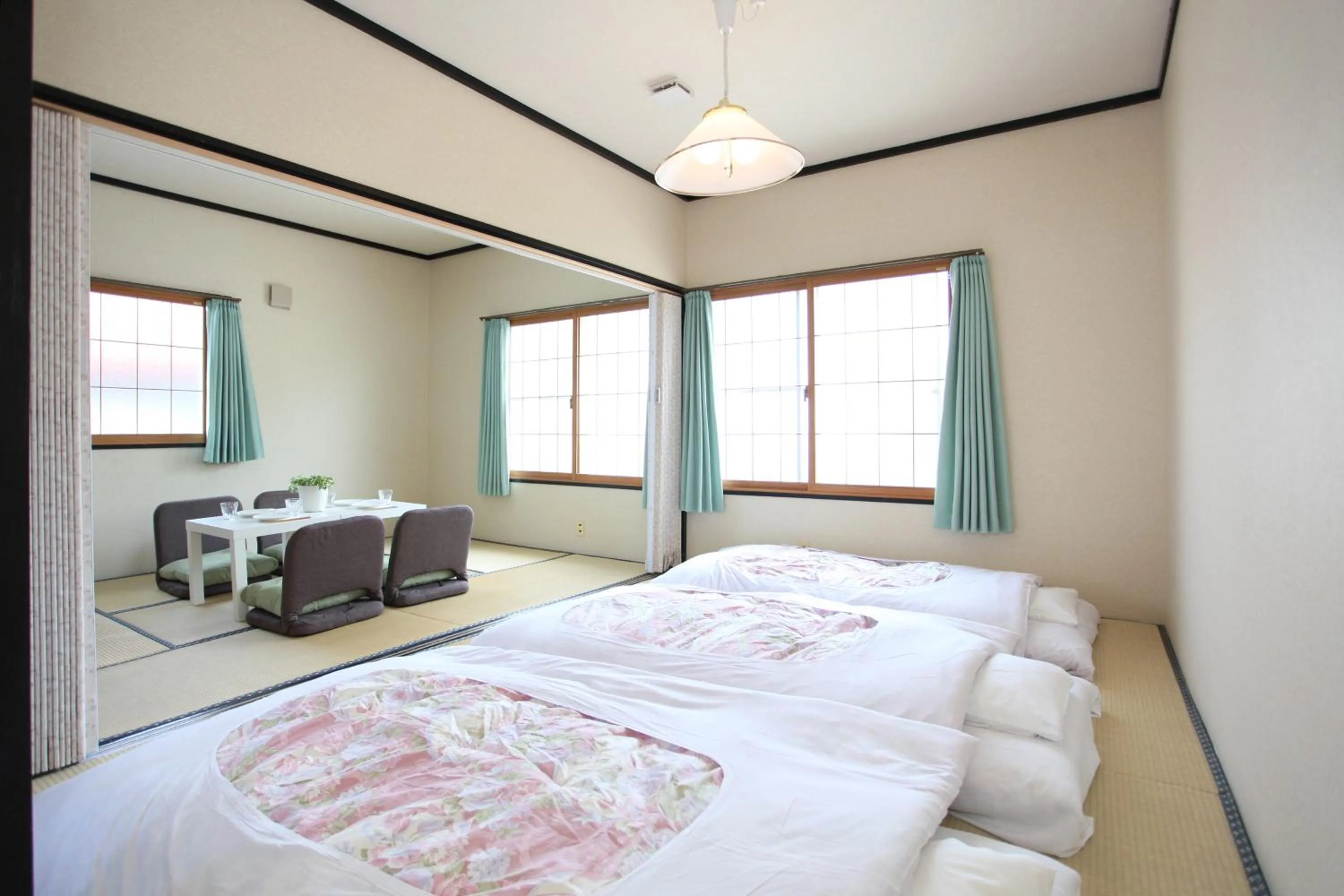 Photo of the whole room, Bed in Fujiyama Base
