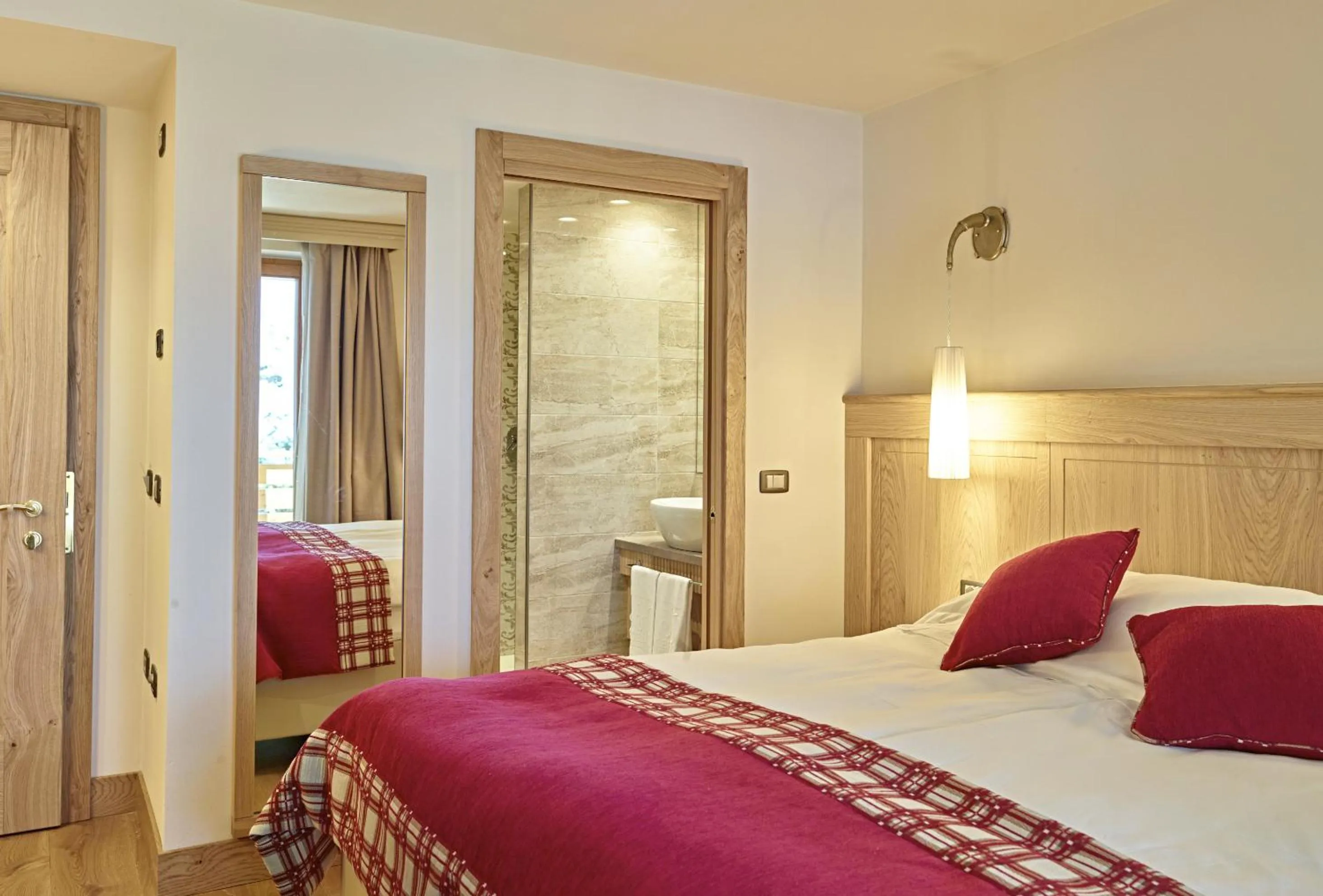 Decorative detail, Bed in Cerana Relax Hotel