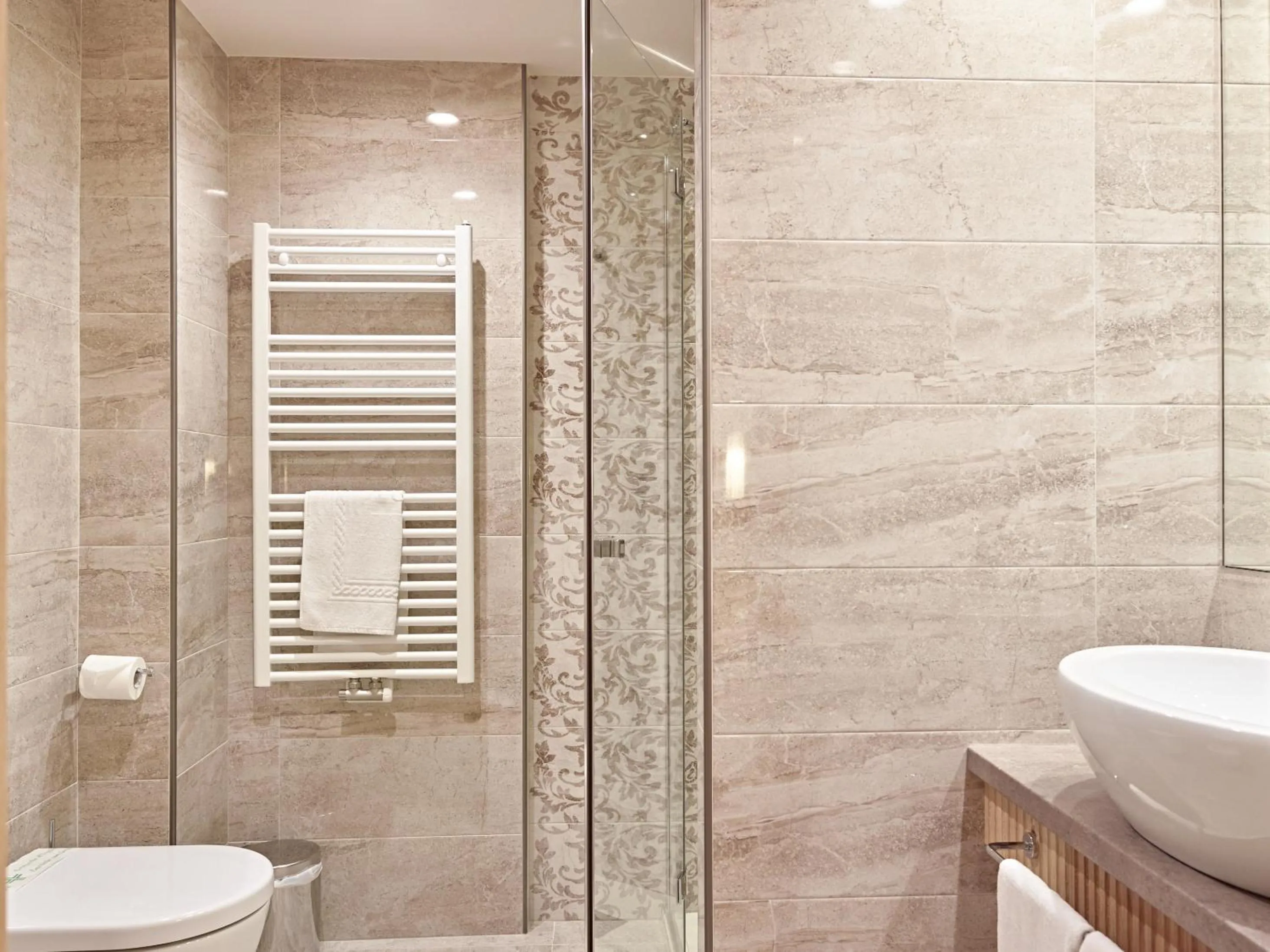 Bathroom in Cerana Relax Hotel