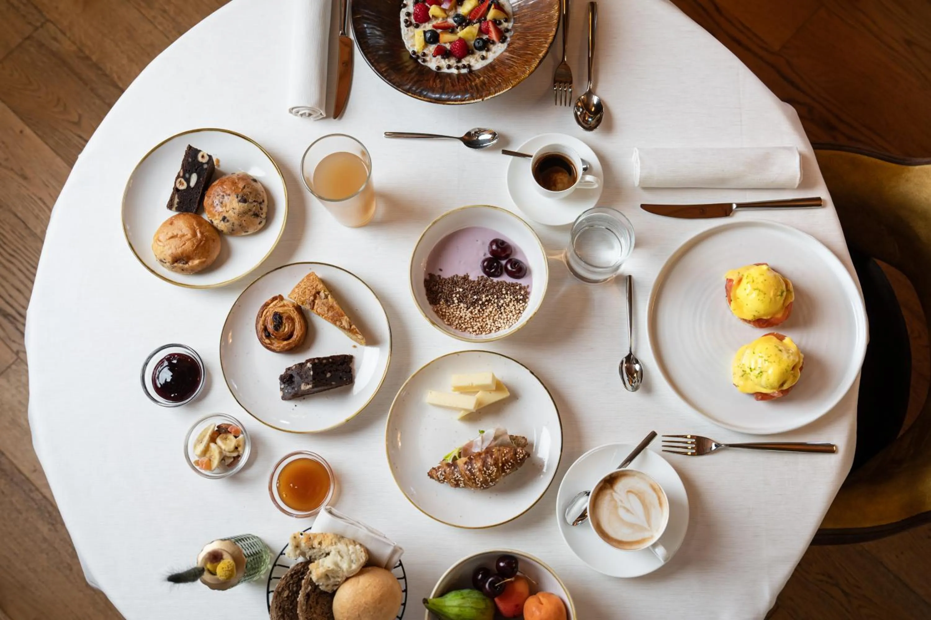 Restaurant/places to eat in Cerana Relax Hotel