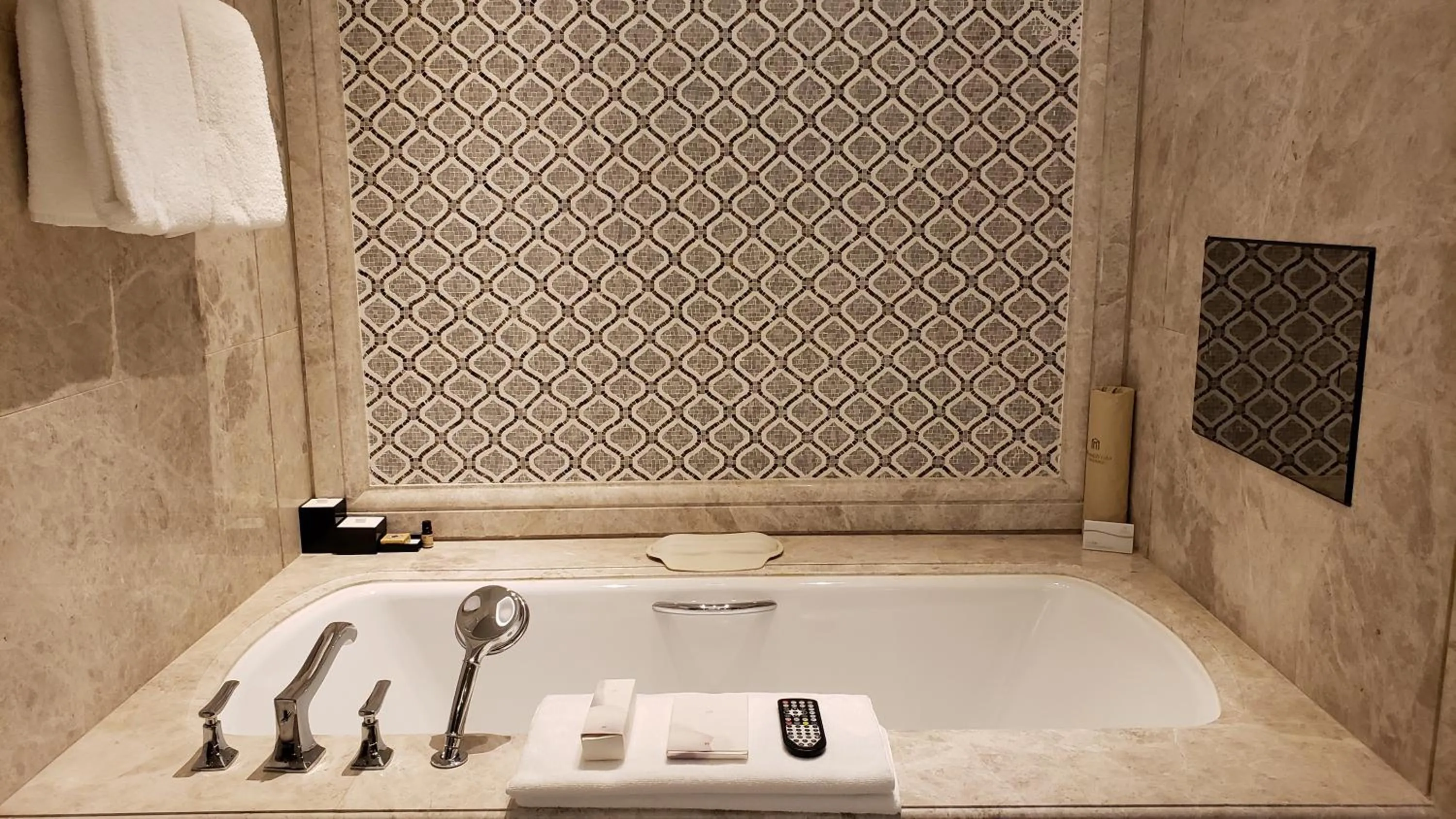 Bath in Wanda Vista Hotel Urumqi