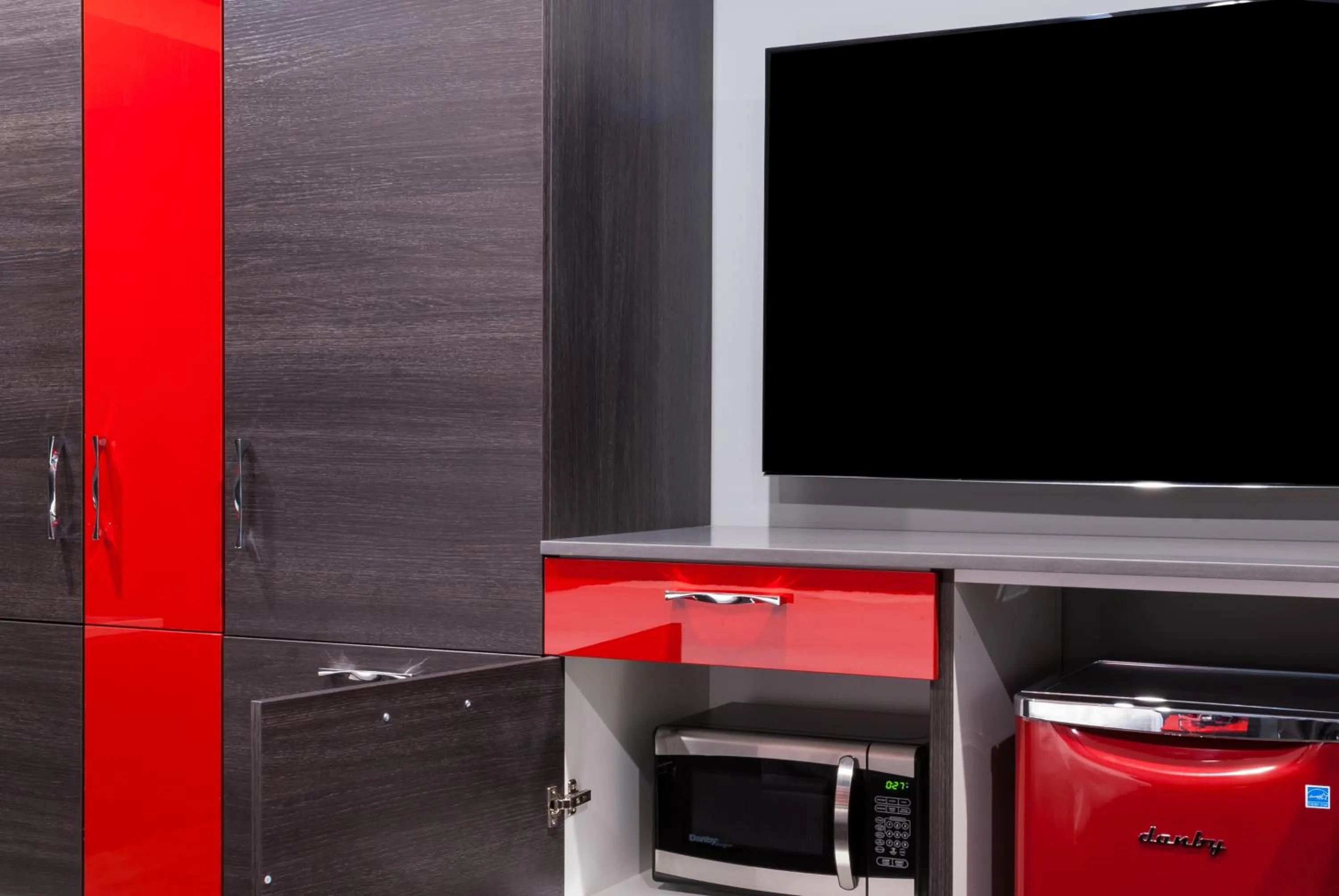 TV and multimedia in Astro Pasadena Hotel