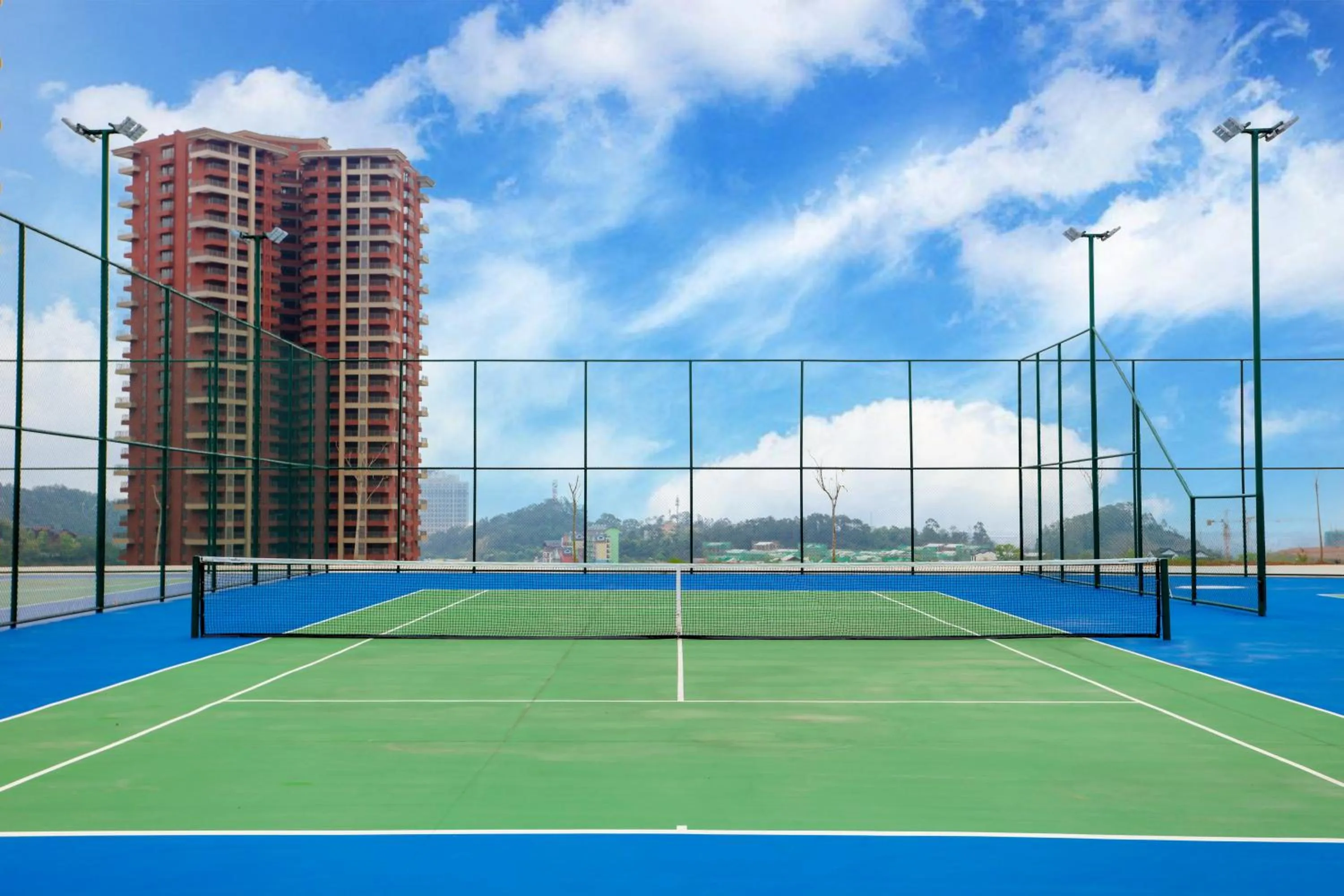 Tennis court in Four Points by Sheraton Heyuan Resort