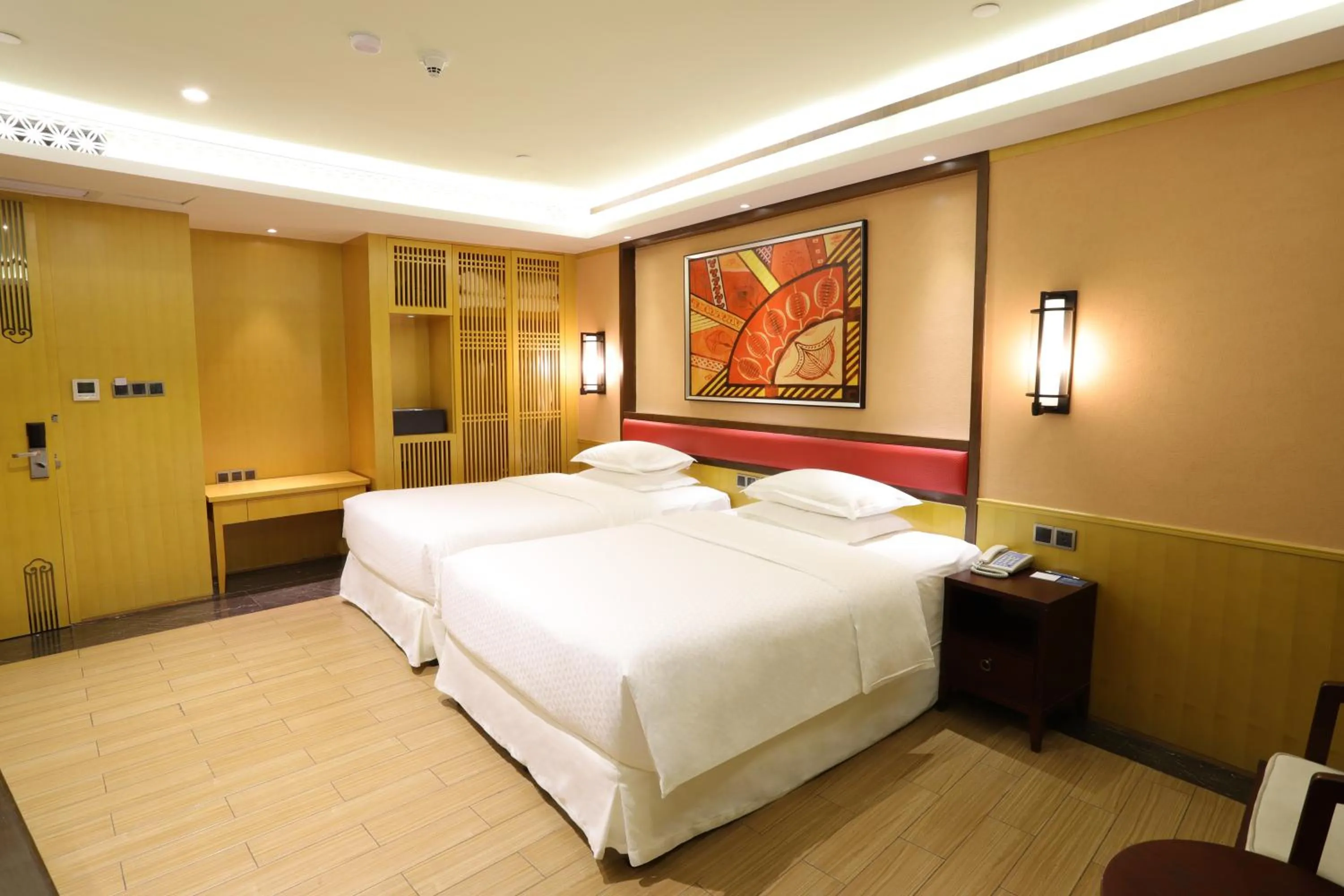 Photo of the whole room, Bed in Four Points by Sheraton Heyuan Resort