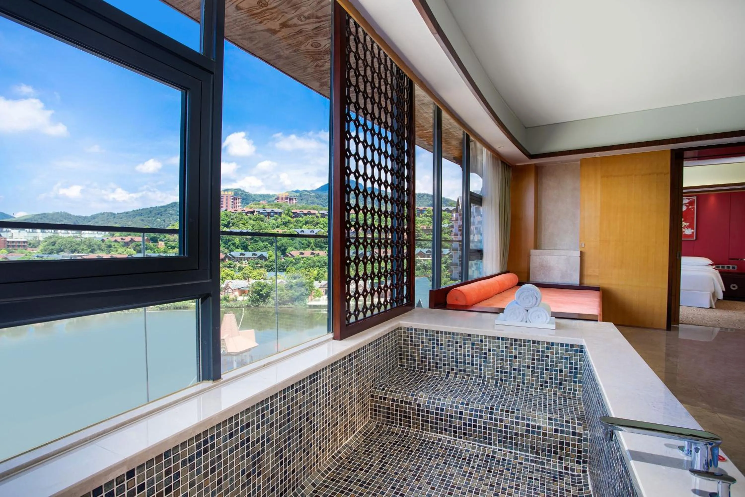 Bedroom in Four Points by Sheraton Heyuan Resort