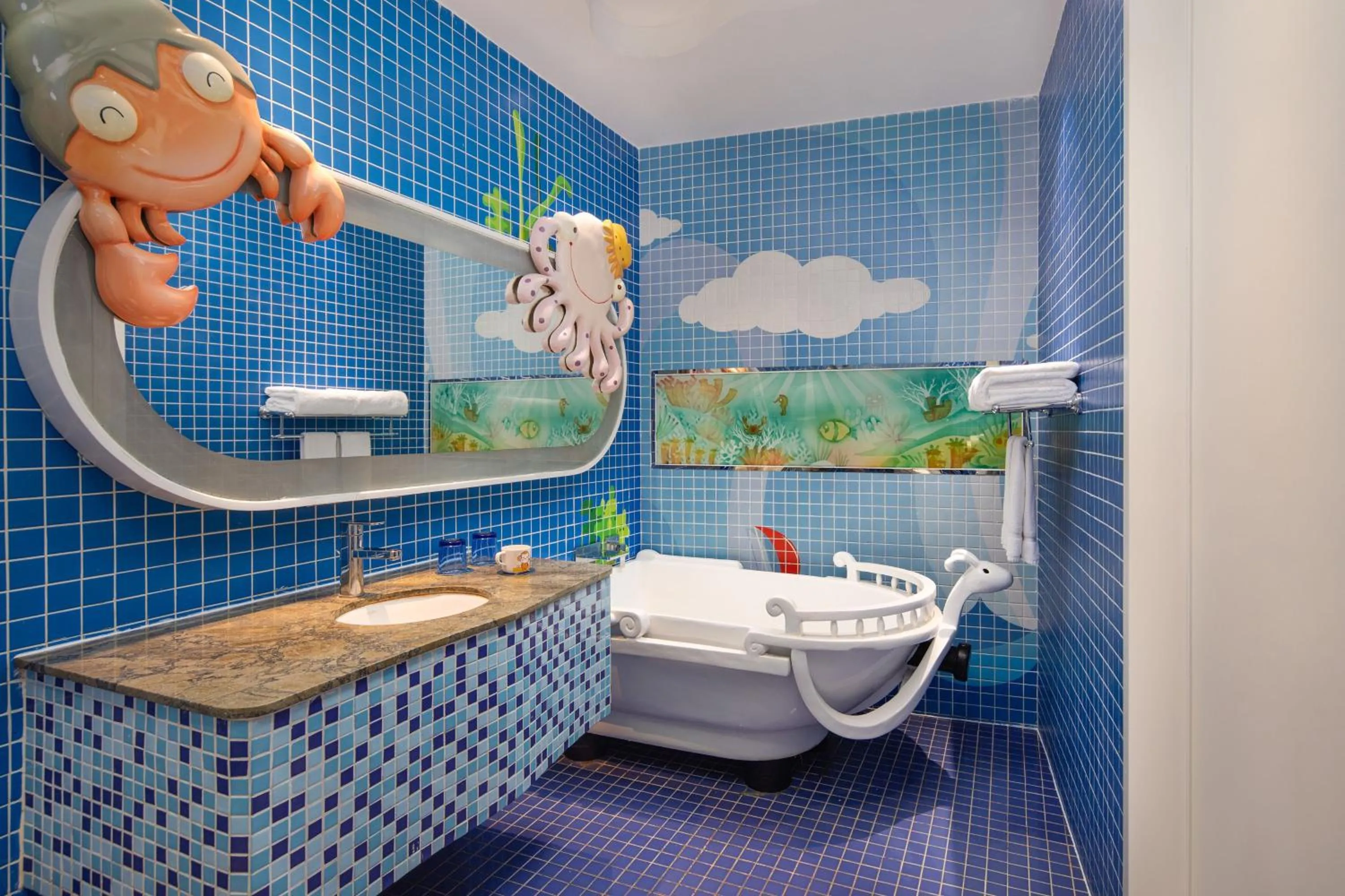 Bathroom in Four Points by Sheraton Heyuan Resort