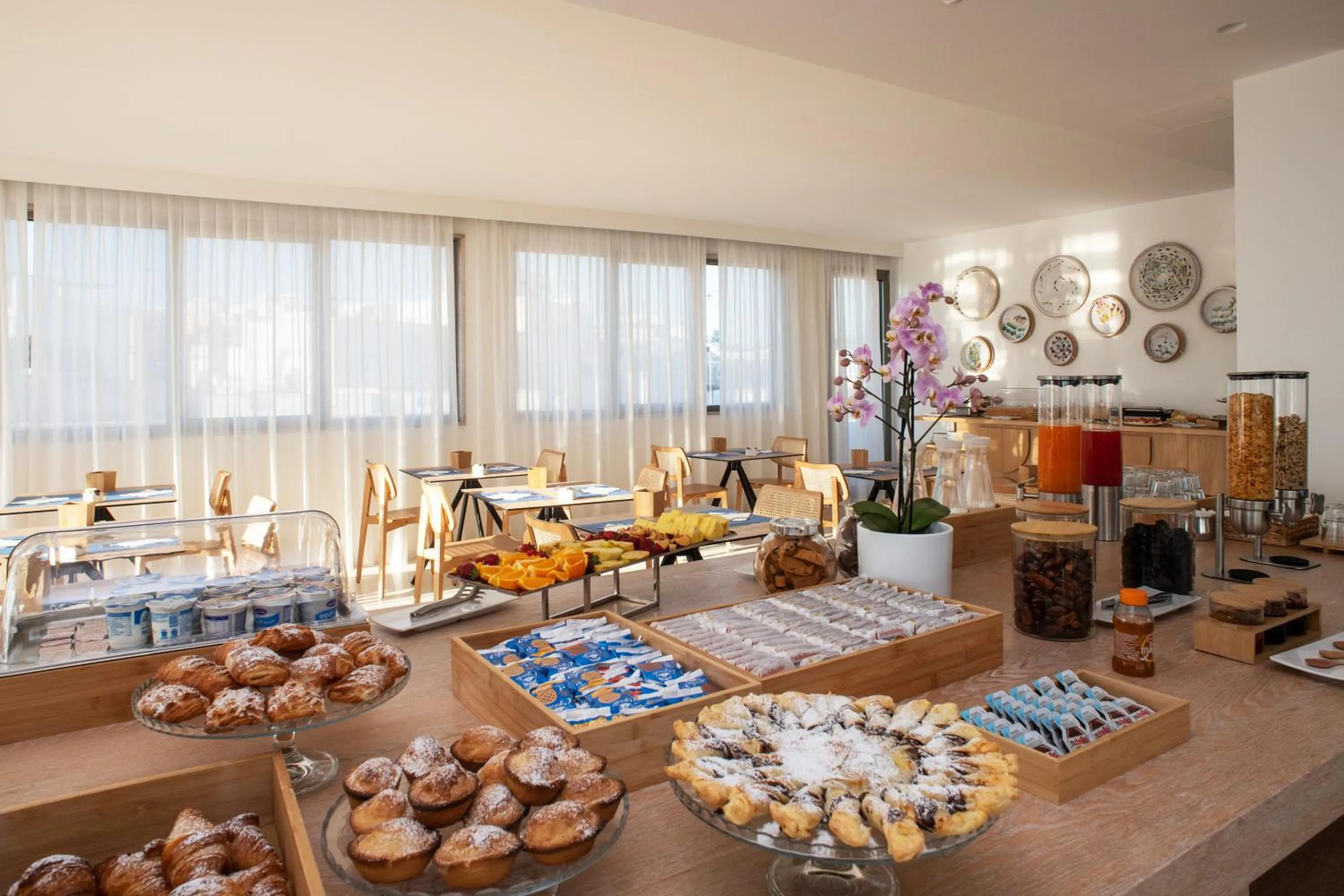 Breakfast in Hotel Albània