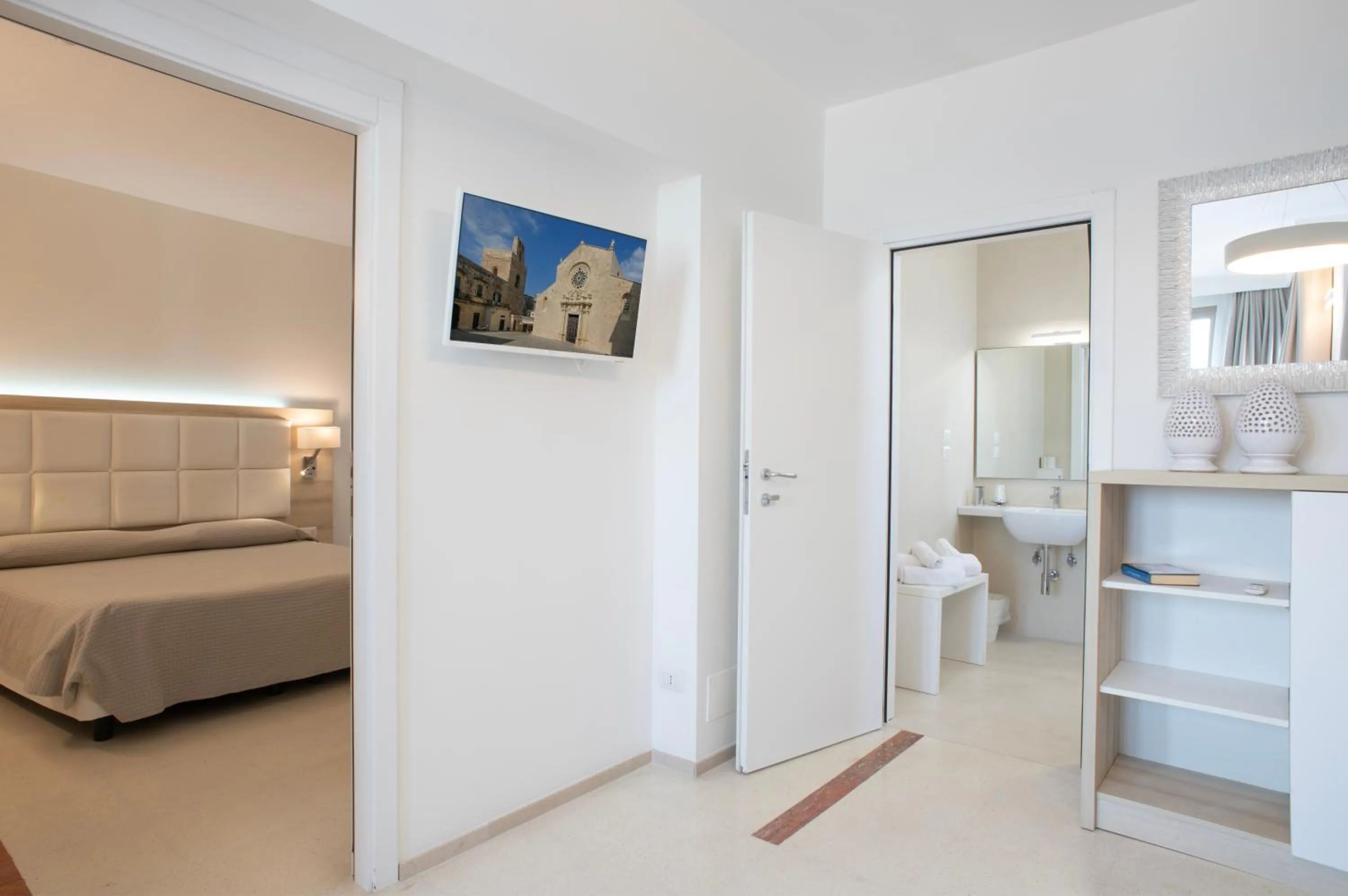 Bed in Hotel Albània