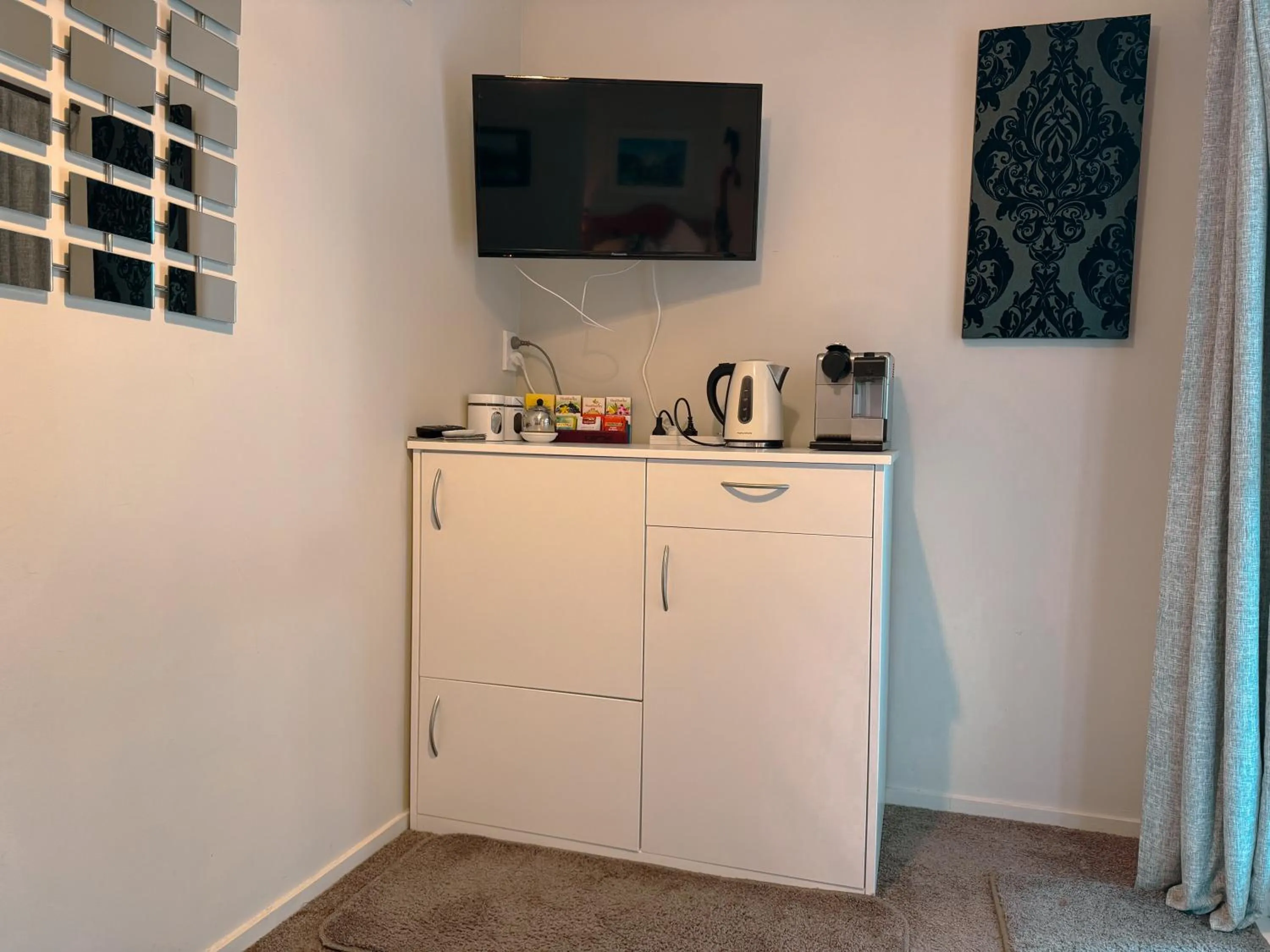 TV and multimedia in Swan House